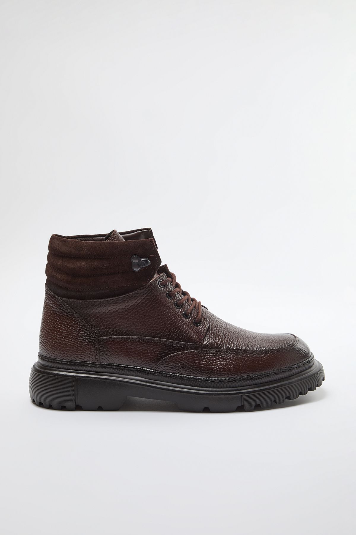 trendyol-shoes-mens-boots-booties