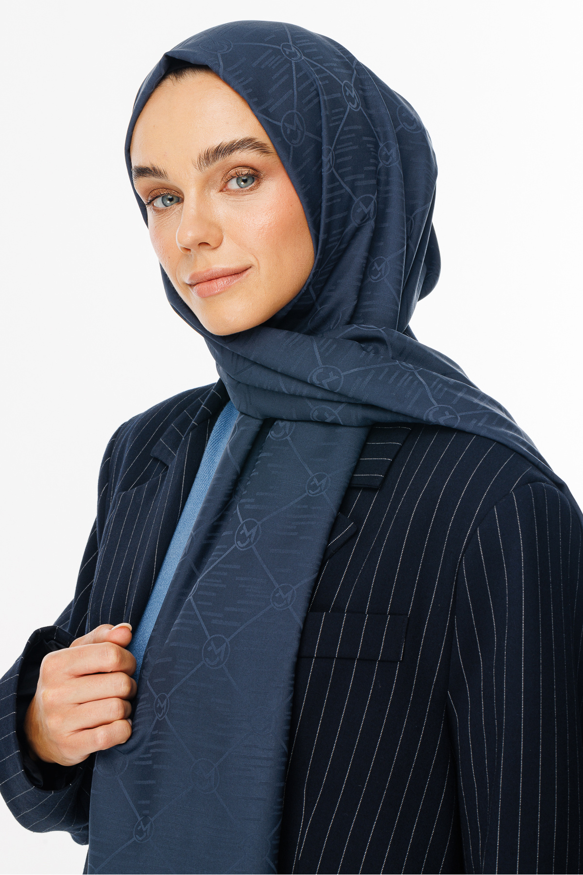 Mooncorn-Anthracite Moon Is Pattern Jacquard Shawl 7