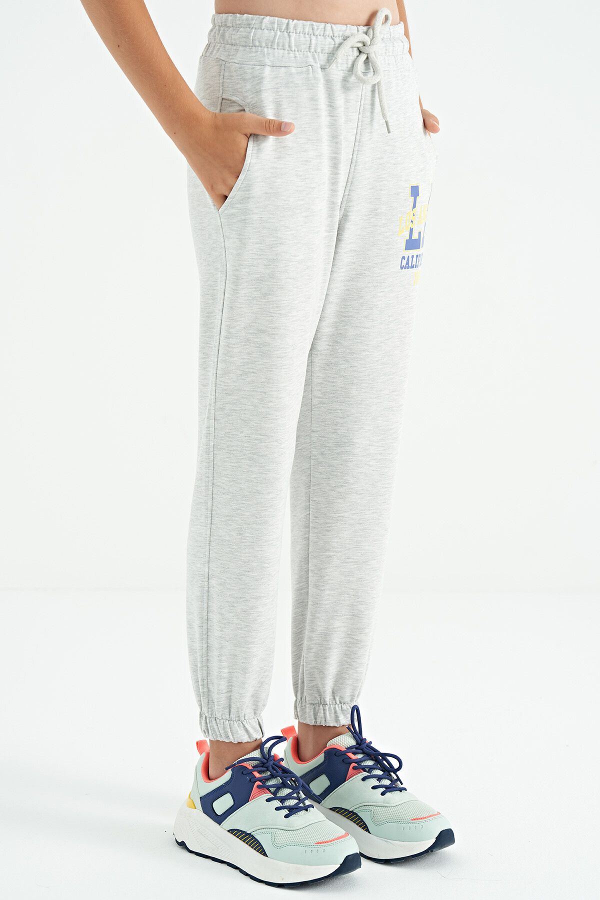 TOMMY LIFE-Snow Melange Text Embroidered Standard Pattern Jogger Girl's Tracksuit Bottom - 75120 4