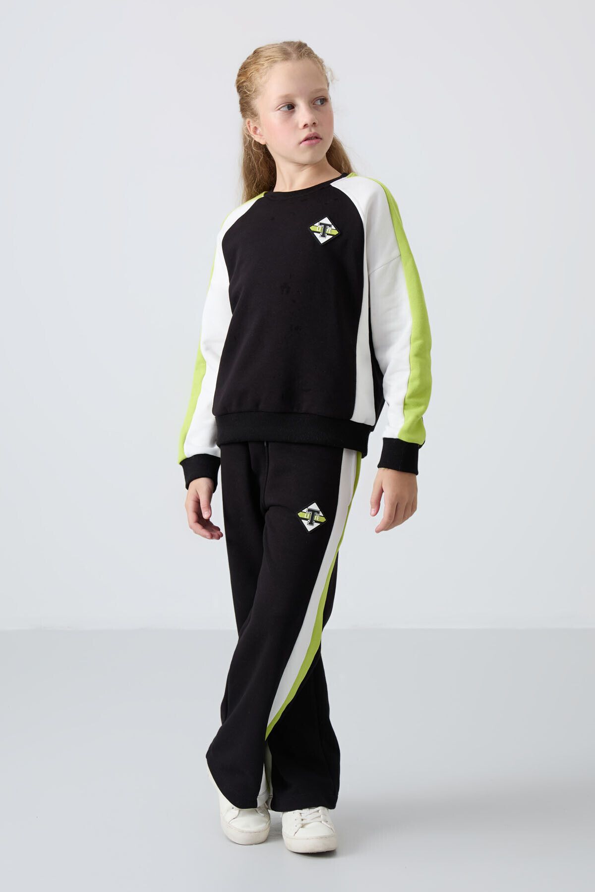 TOMMY LIFE-Black Printed Girl's Tracksuit Set - Cotton and Soft Texture, Furry Inside - 75165 1