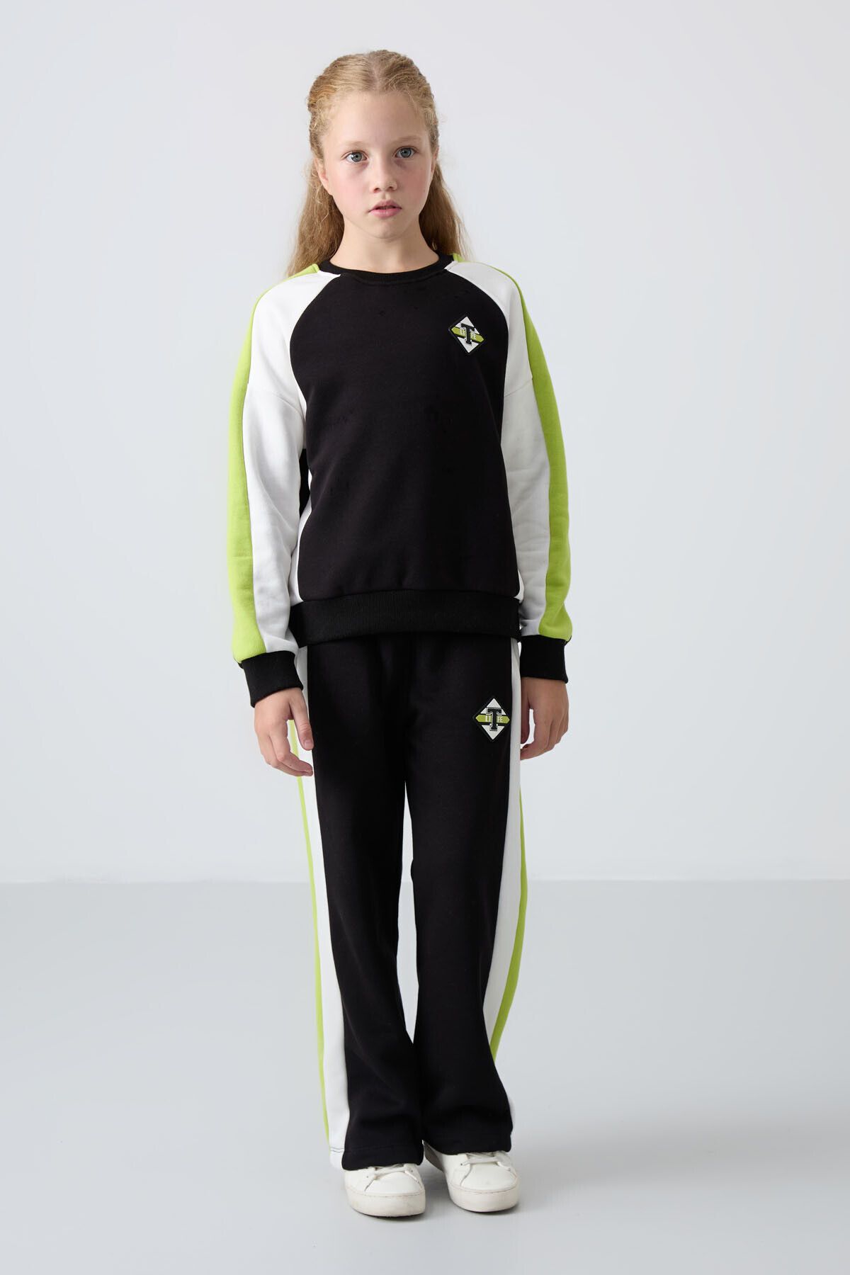 TOMMY LIFE-Black Printed Girl's Tracksuit Set - Cotton and Soft Texture, Furry Inside - 75165 5