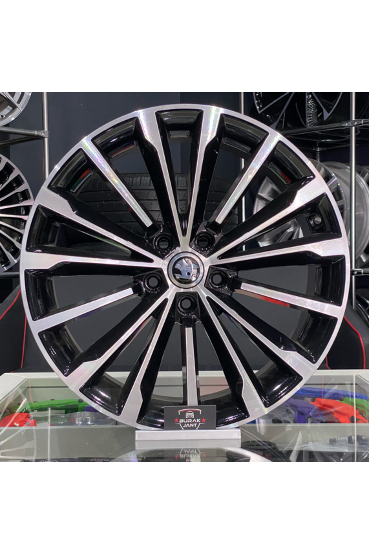 Arceo SKODA SUPERB OCTAVIA 19 İNÇ 5X112 PHOENİX SİYAH JANT MODELİ