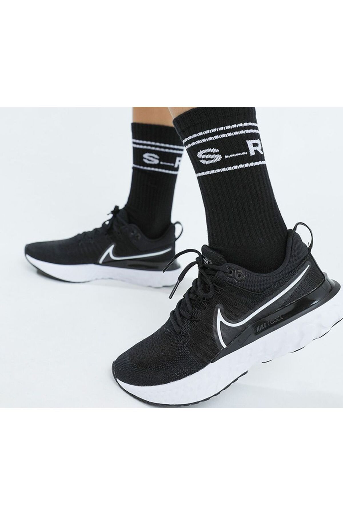 Nike flyknit high top running shoes online