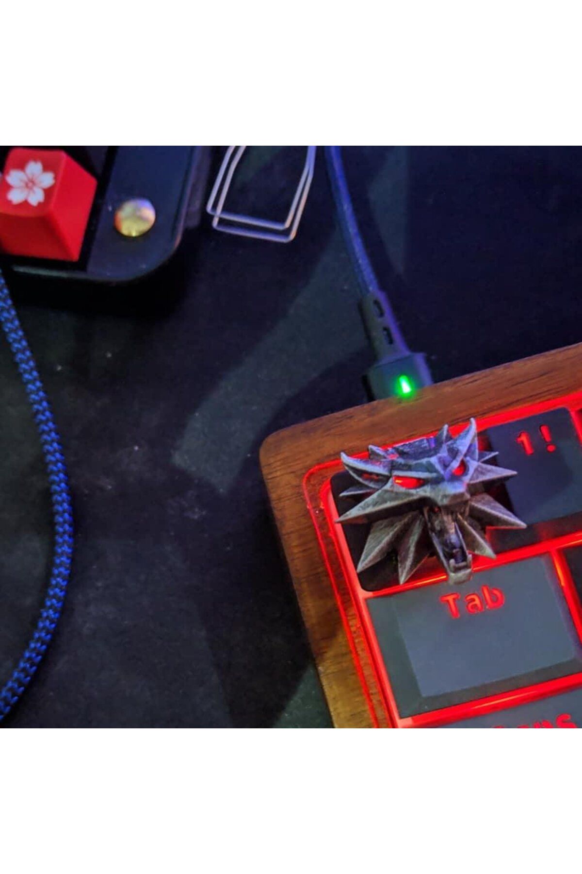Lucest Witcher 3 Keycap Kurt Siyah 5210380