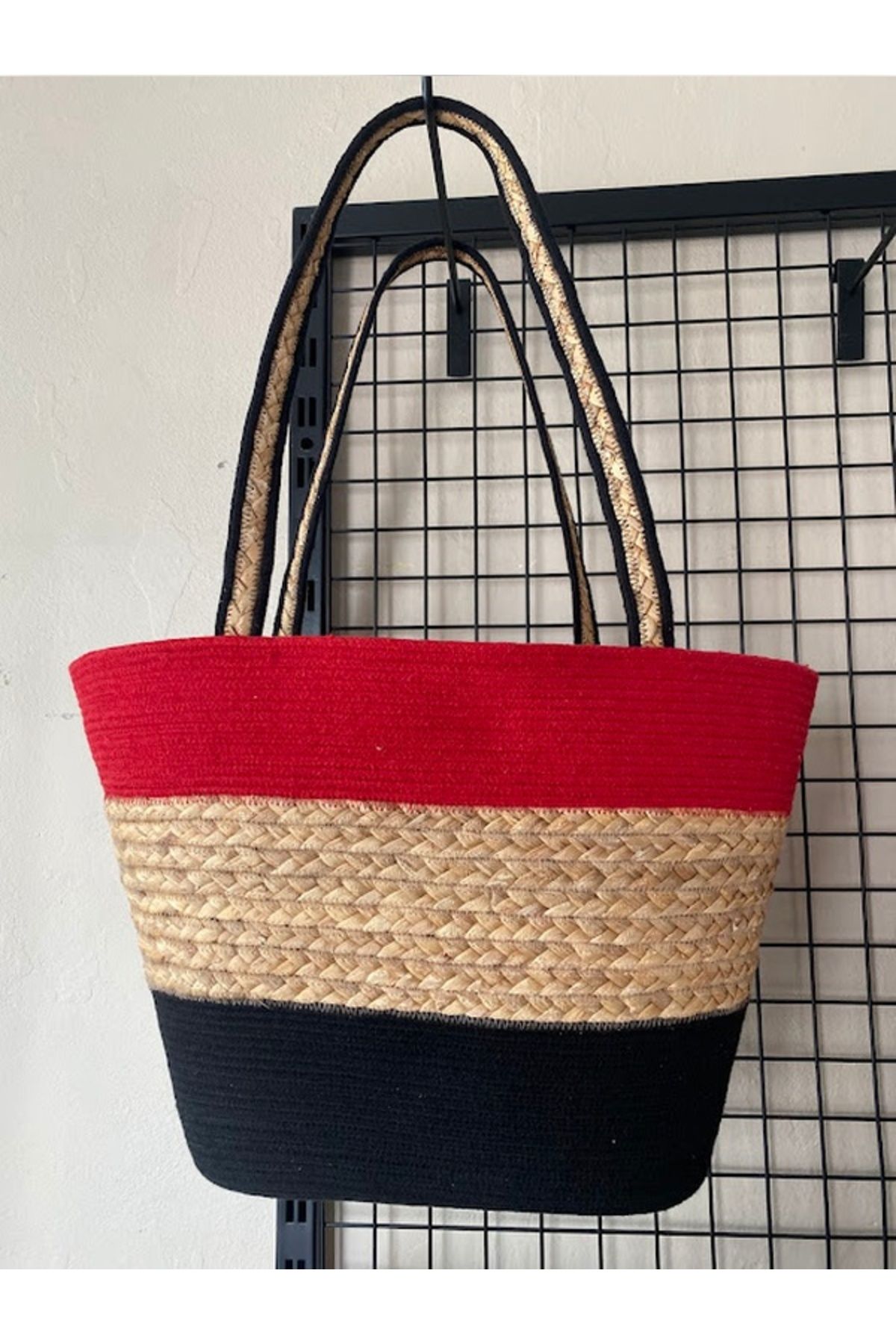 SELİNN BUTİK-Straw Hair Knit Detailed Beach Bag - Black & Red 1