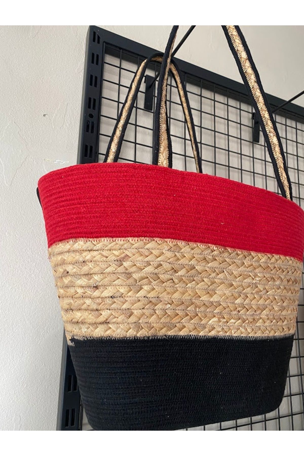 SELİNN BUTİK-Straw Hair Knit Detailed Beach Bag - Black & Red 2