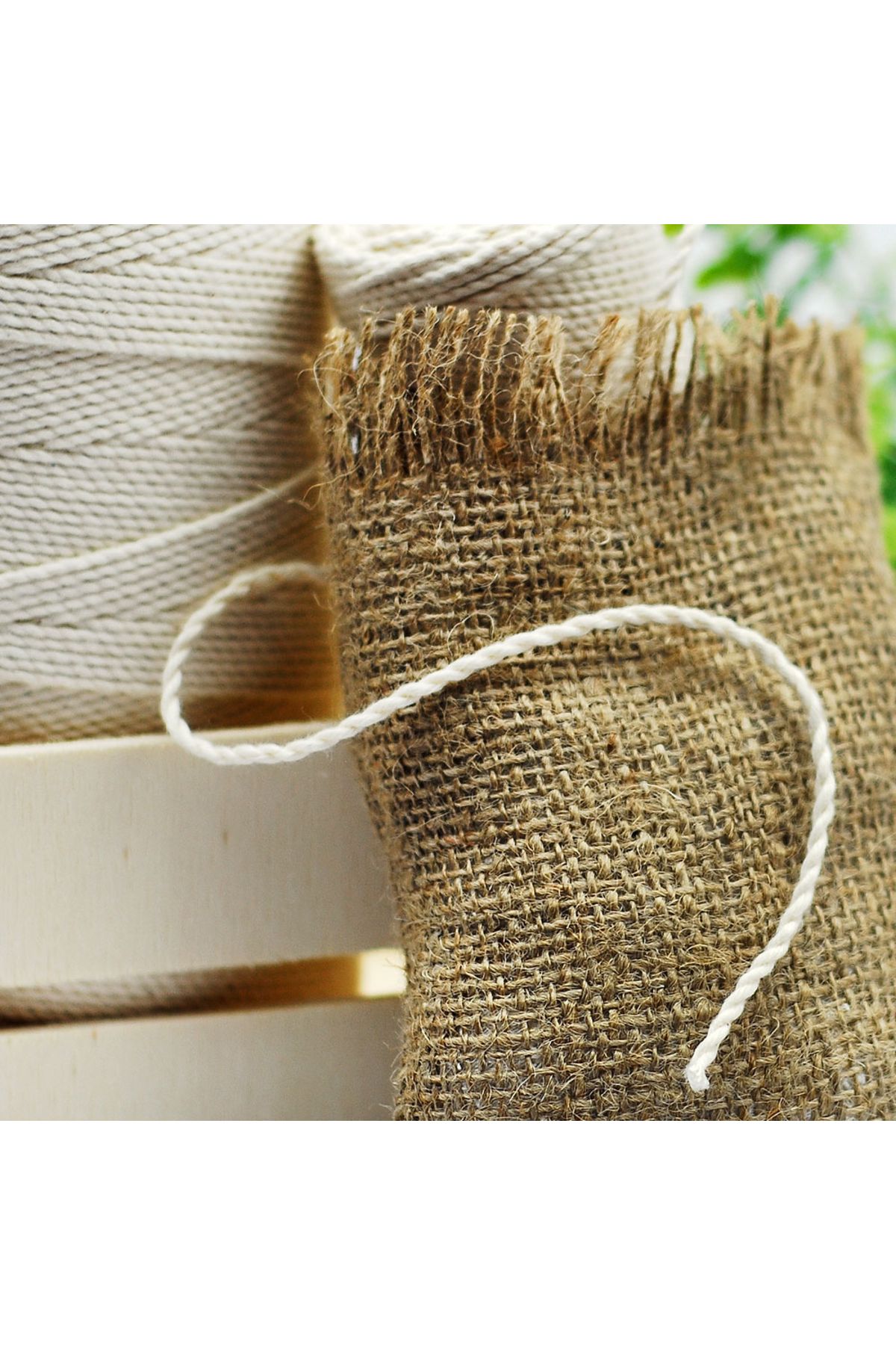 Bimotif-Twisted macrame string, cream 25 meters 3