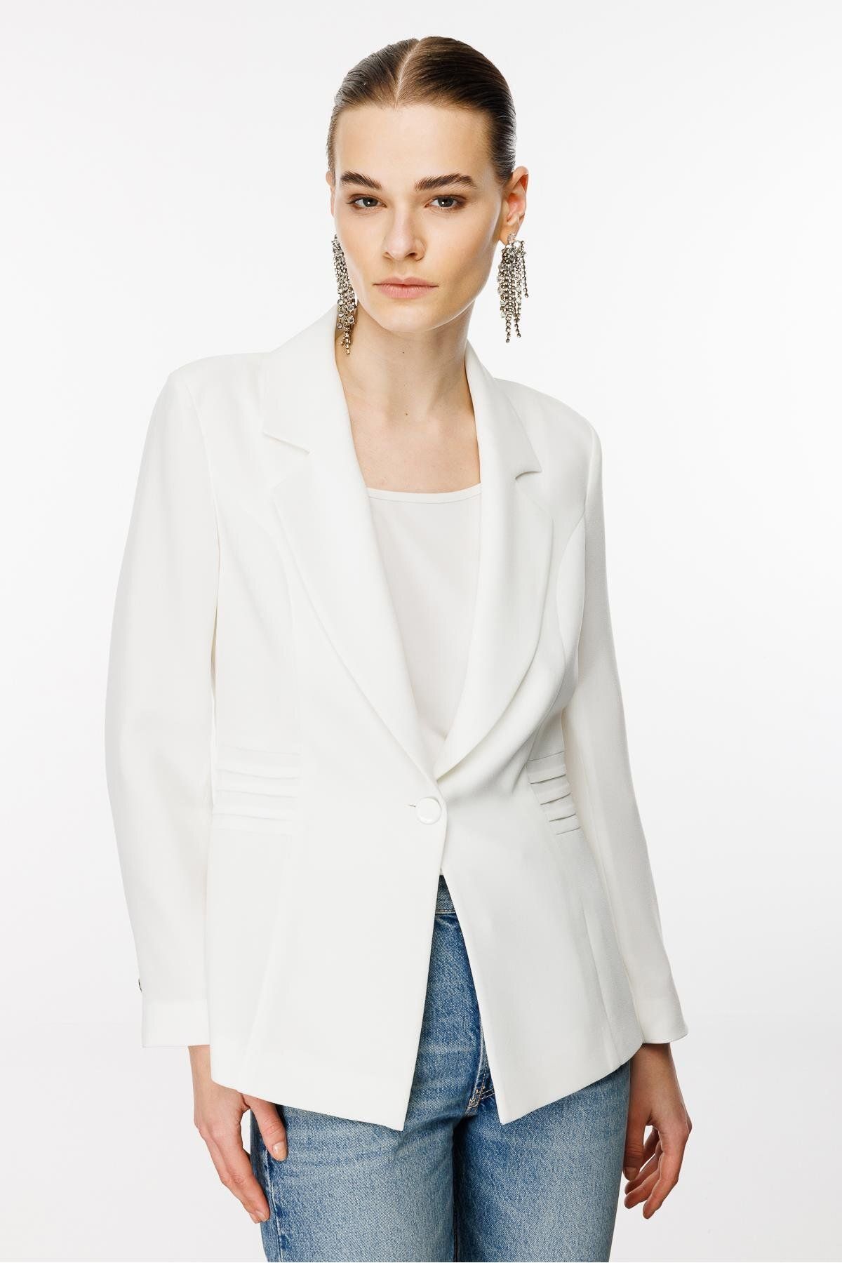 Moda İlgi-Ecru Cup Ribbed Detailed Half Lined Single Button Jacket 3