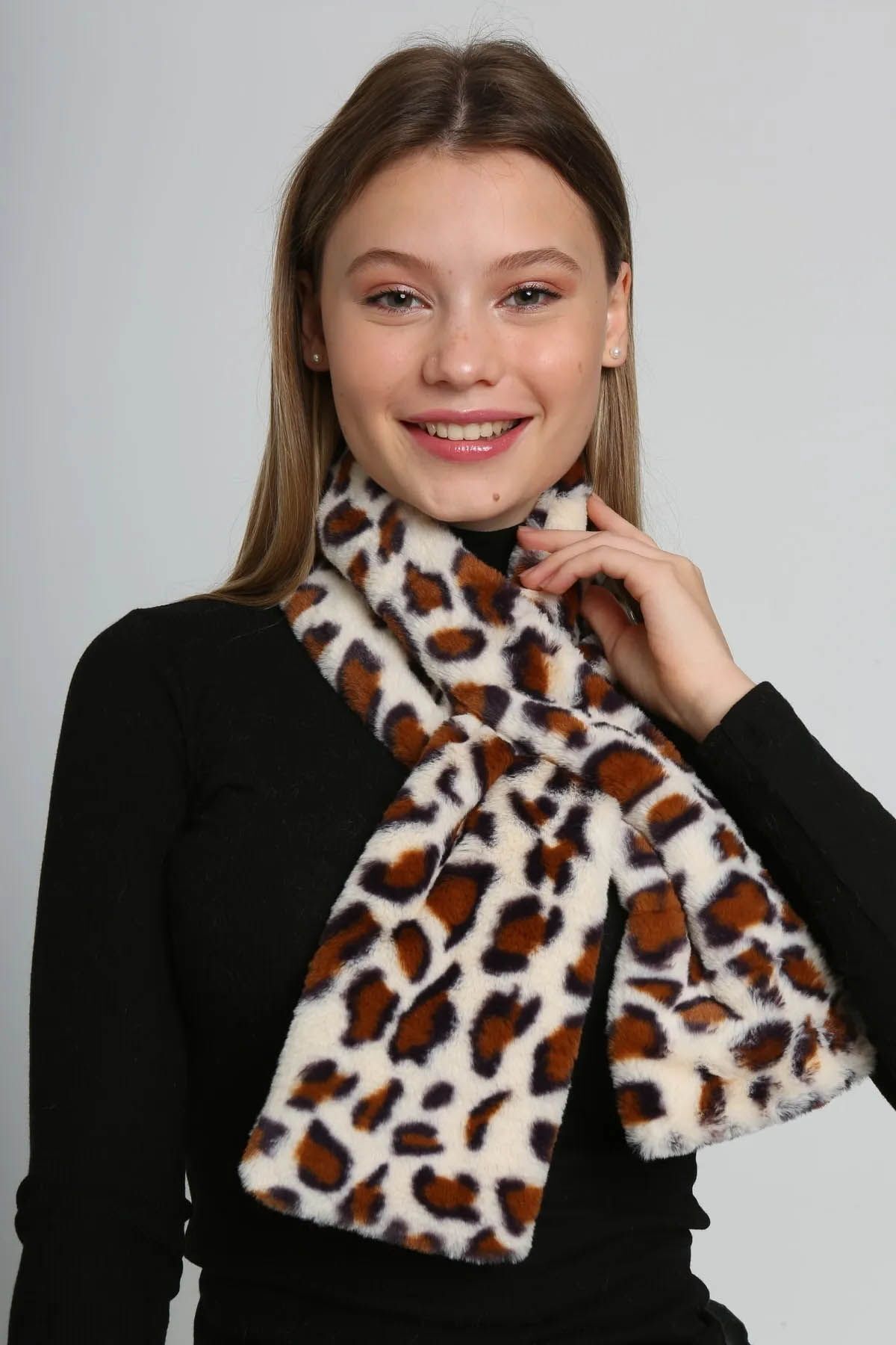 REMSA-Rkb-01 Ecru Leopard 3 Women's Plush Camisole Neck Collar Scarf 1