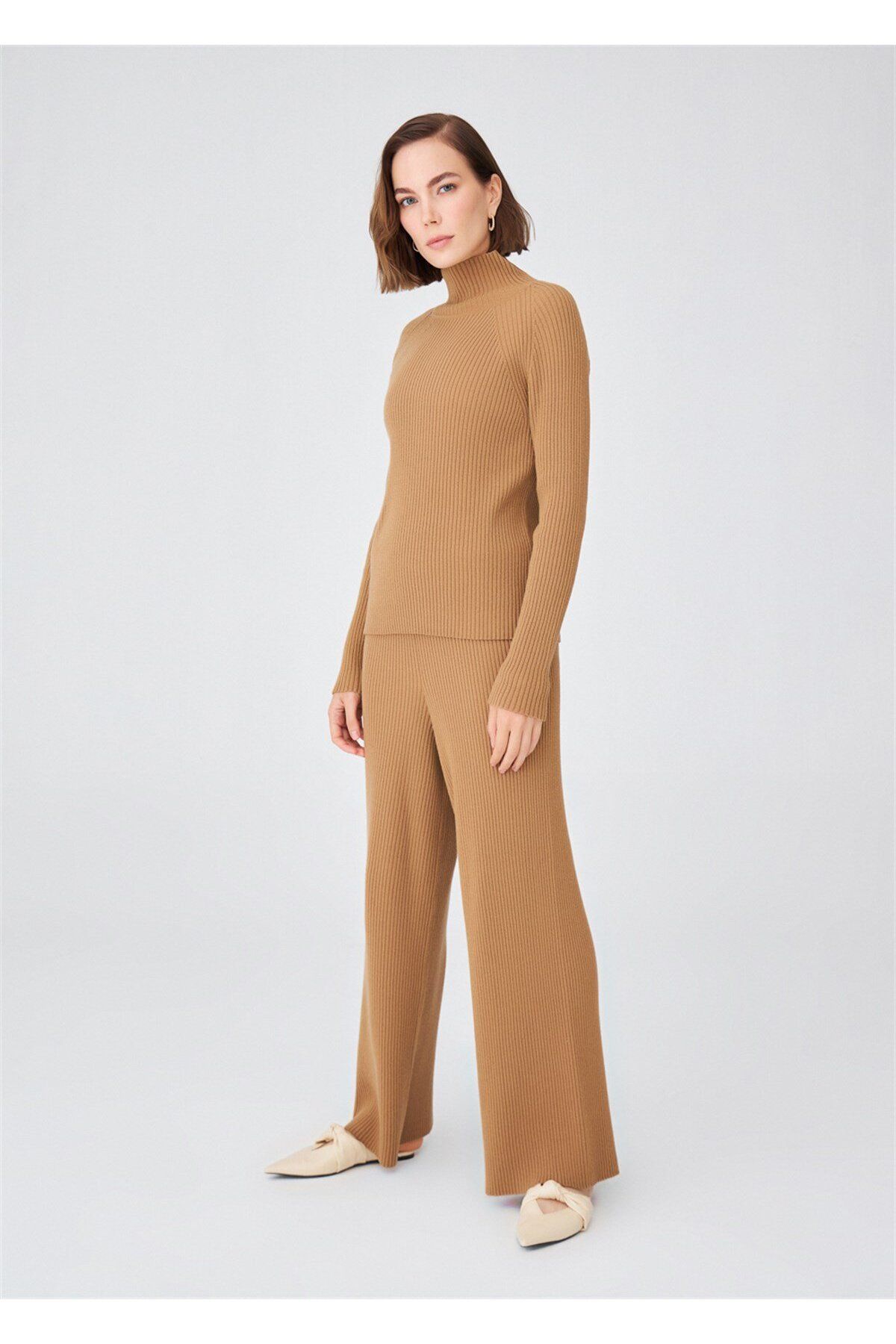 Peraluna-Turtleneck Fit Fit Women's Knitwear Sweater - Camel 2