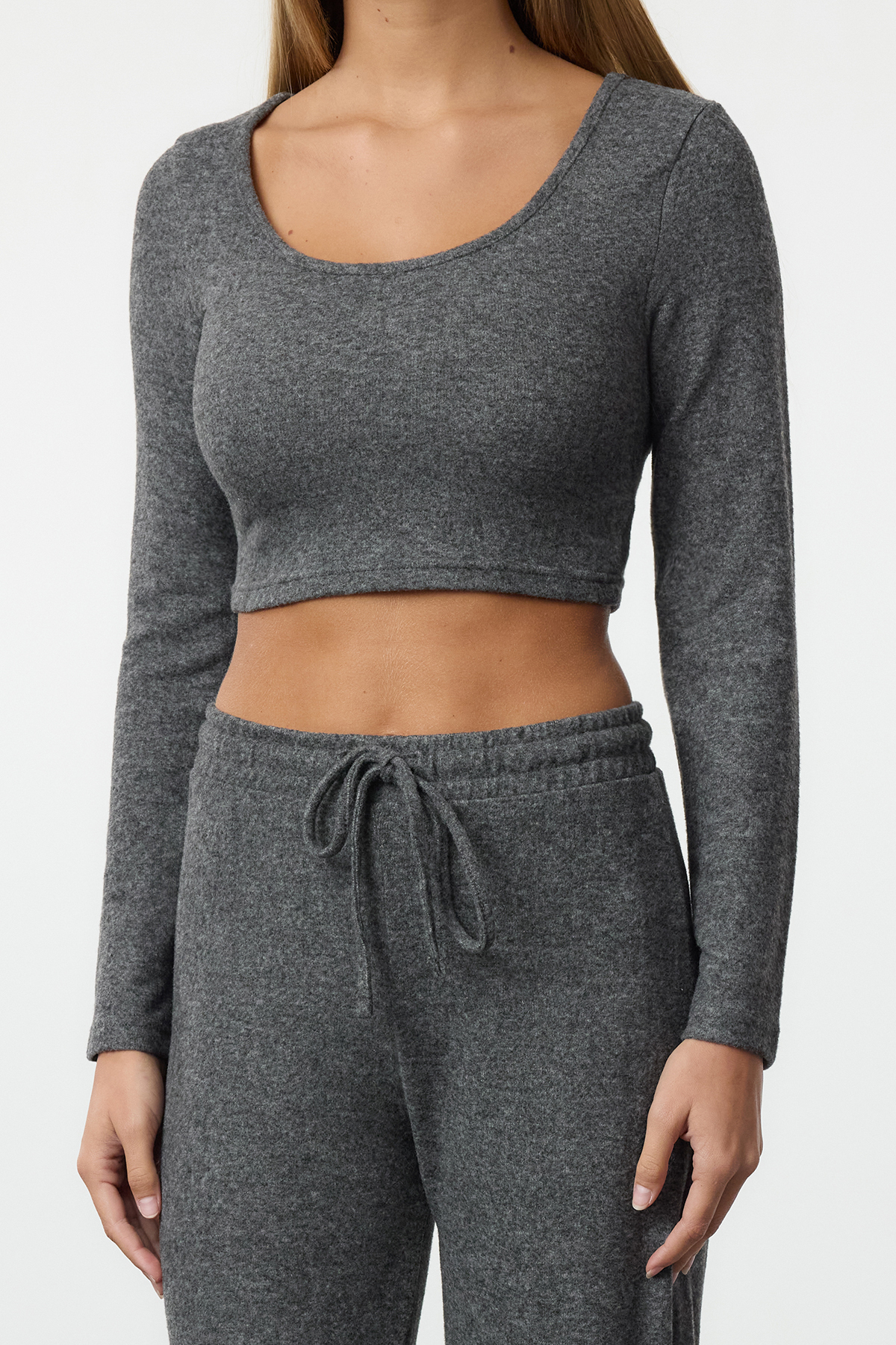 Trendyolmilla  Antrasit Yumoş Crop ve Wide Leg/Geniş Paça Örme Alt Üst Takım TWOAW23AU00125 - Görsel 3