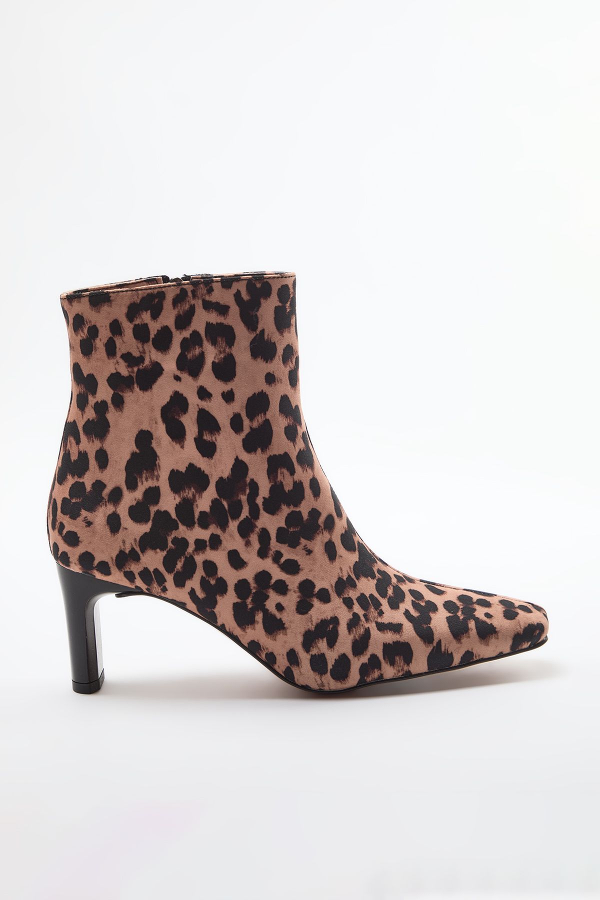 TRENDYOL SHOES Brązowe Buty Damskie Na Cienkim Obcasie Z Nadrukiem W Panterkę Takaw25bo00056 Kobieta - 38