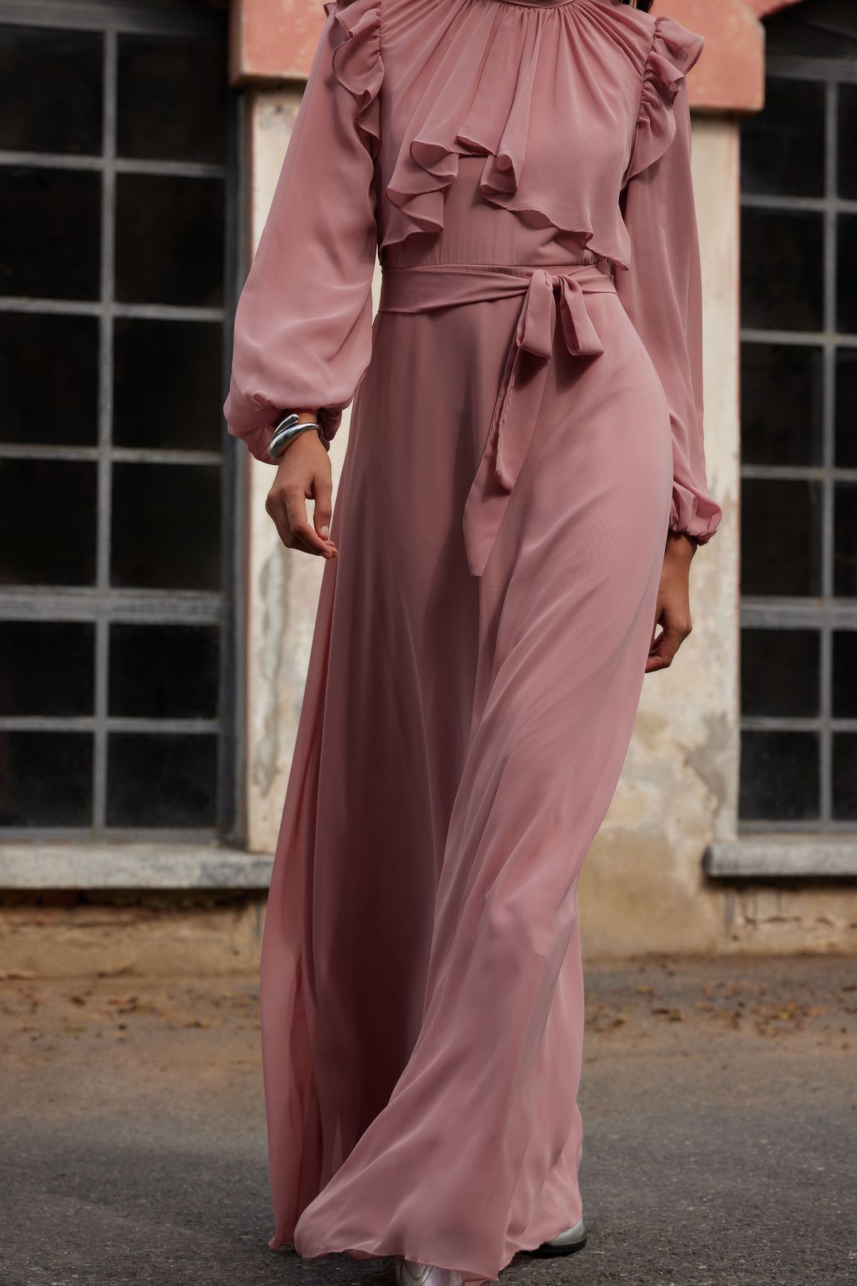 Trendyol Modest-Dusty Rose Chiffon-Abendkleid – Rüschendetails, TCTAW25DB00017 4