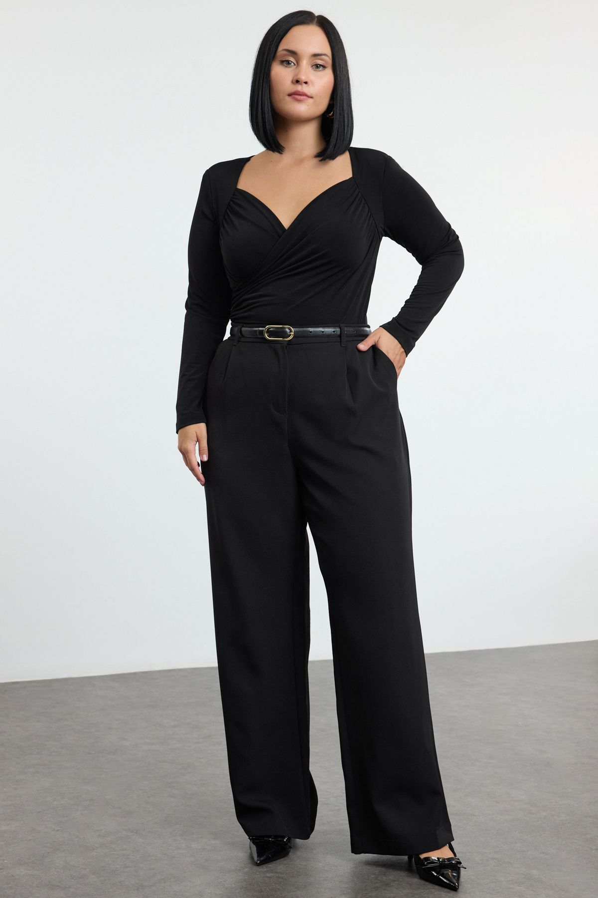 Trendyol Curve Plus Size Czarny Bodycone - Dwurzędowy Kołnierz Tbbaw25cs00008 Kobieta - 3XL