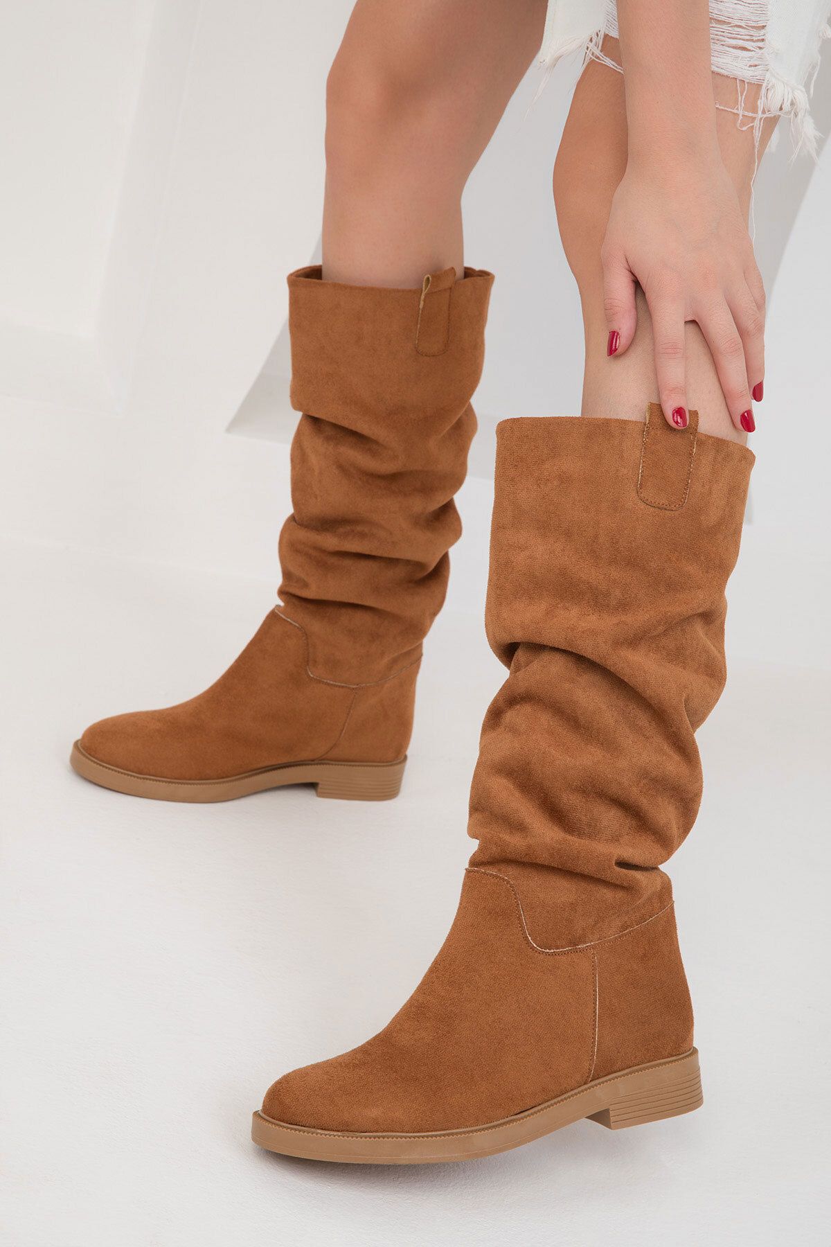 SOHO Damskie Buty Zamszowe W Kolorze Tan - Model Kobieta - 38