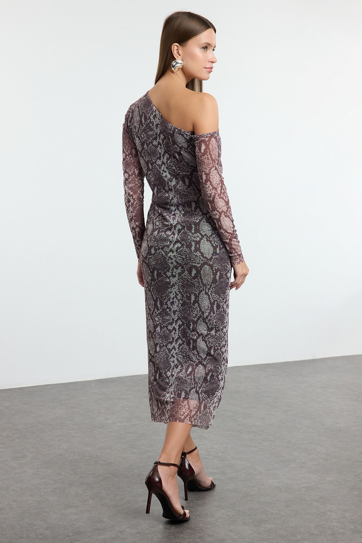 Trendyol Collection-Ελαστικό πλεκτό μάξι φόρεμα - Καφέ λεοπάρ στάμπα, εφαρμοστό σώμα TWOAW25EL00590 5