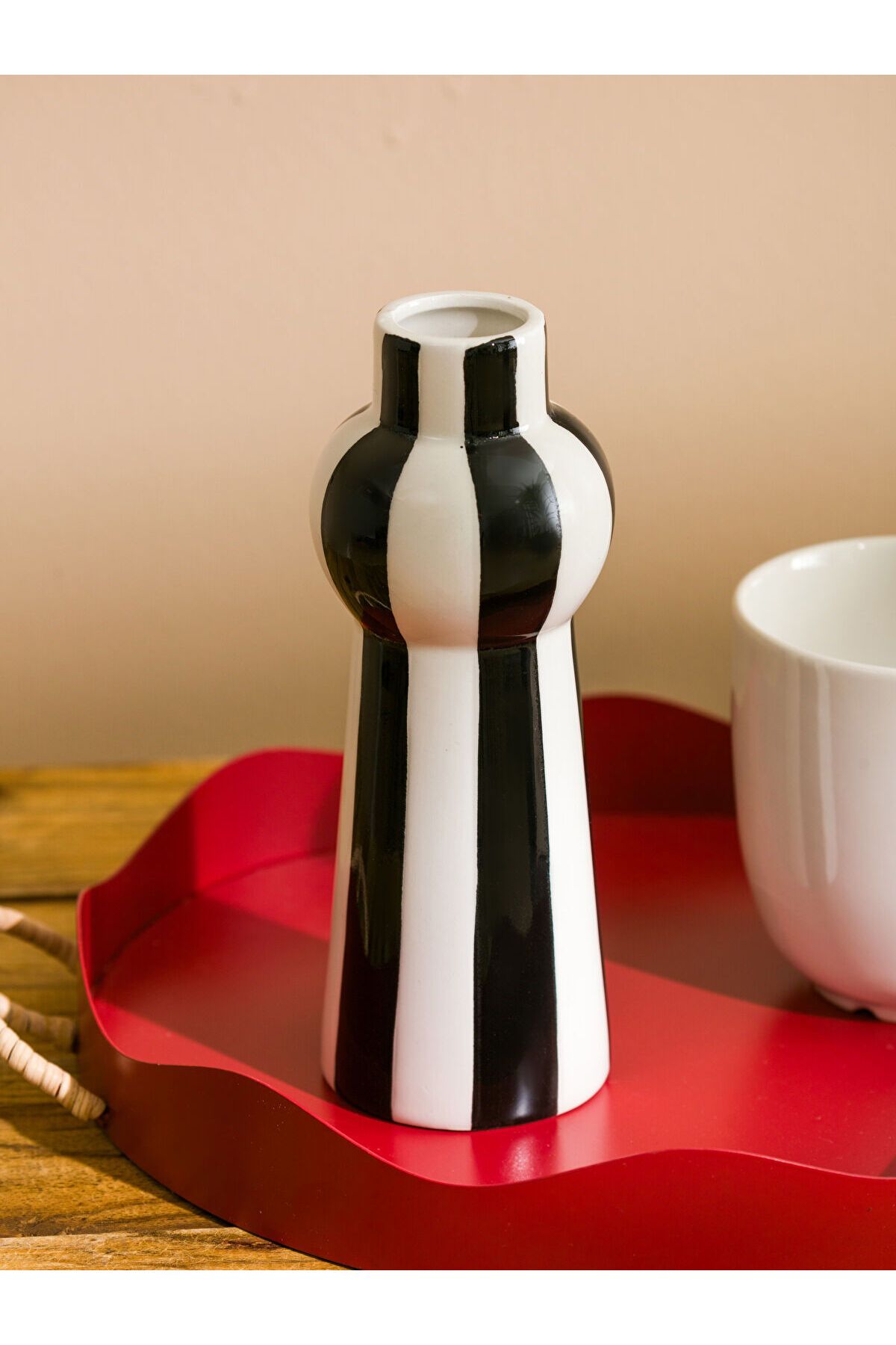 LC Waikiki-Lcw Home Ecru Line Patterned Ceramic Vase 2