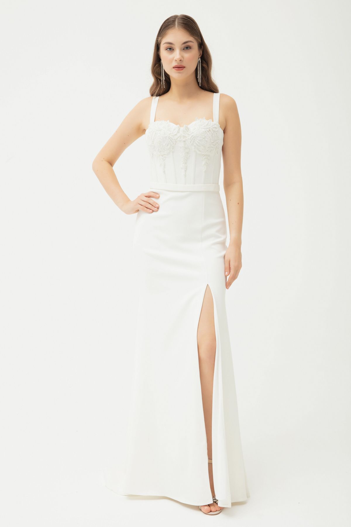 Lafaba-Rochie de seara lunga din satin cu bijuterii albe - cu corset cu sarma si fanta 2