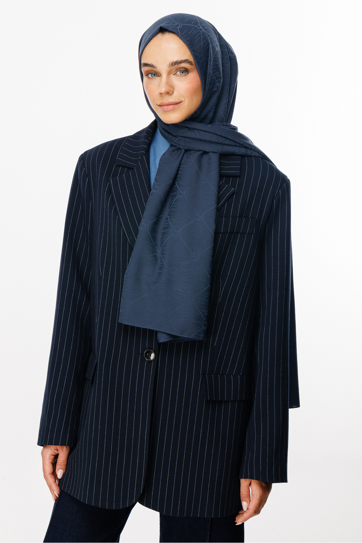 Mooncorn-Anthracite Moon Is Pattern Jacquard Shawl 2