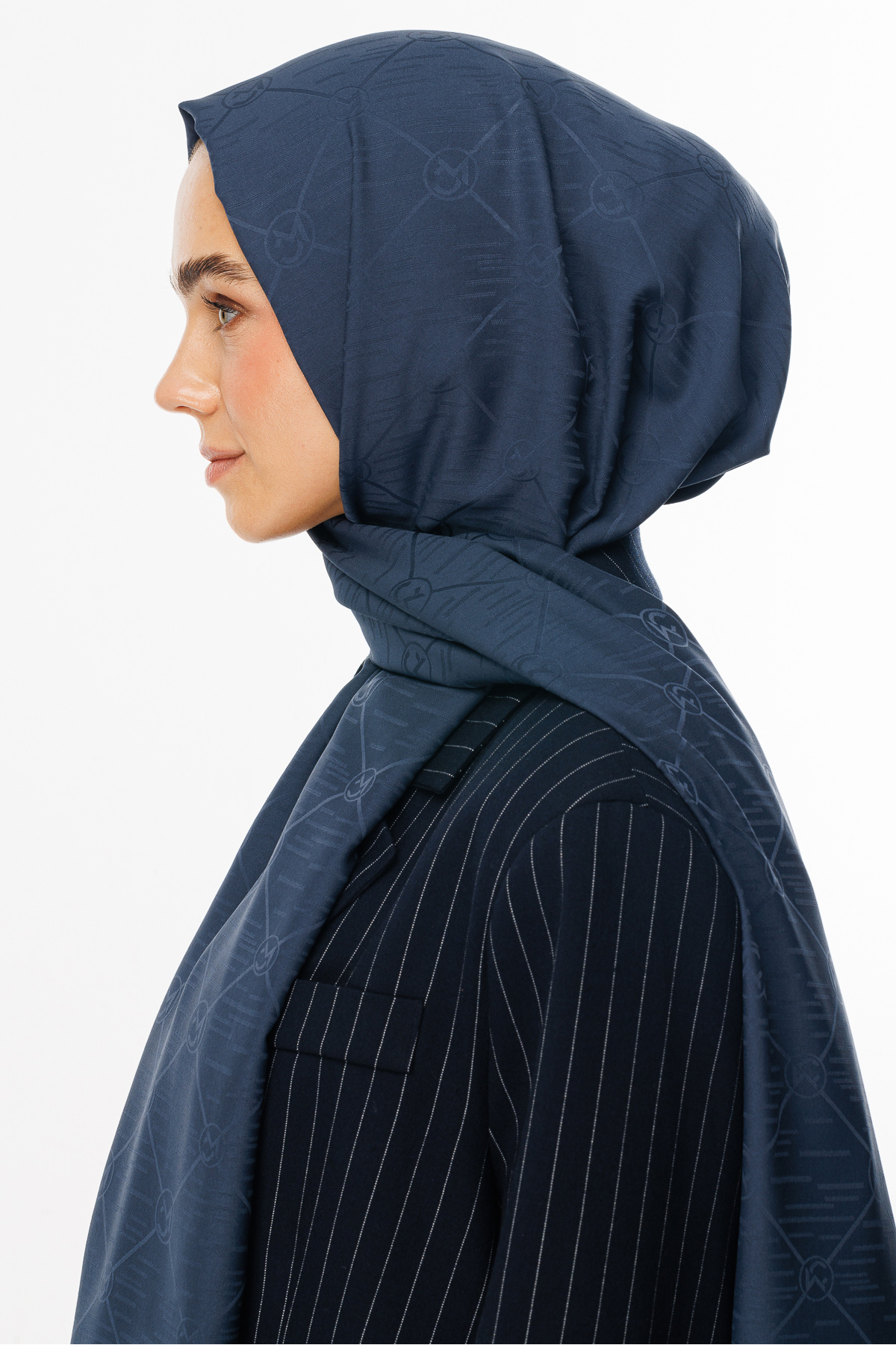 Mooncorn-Anthracite Moon Is Pattern Jacquard Shawl 6