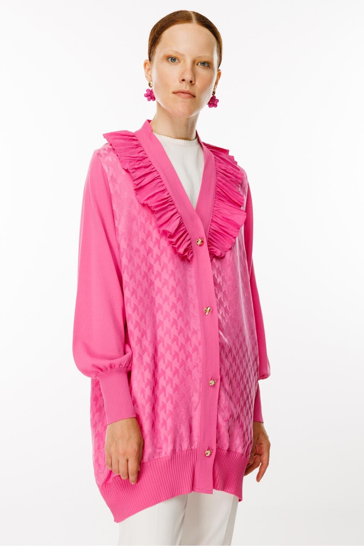 Ghisa-Pink Ruffle Detailed Cardigan 2