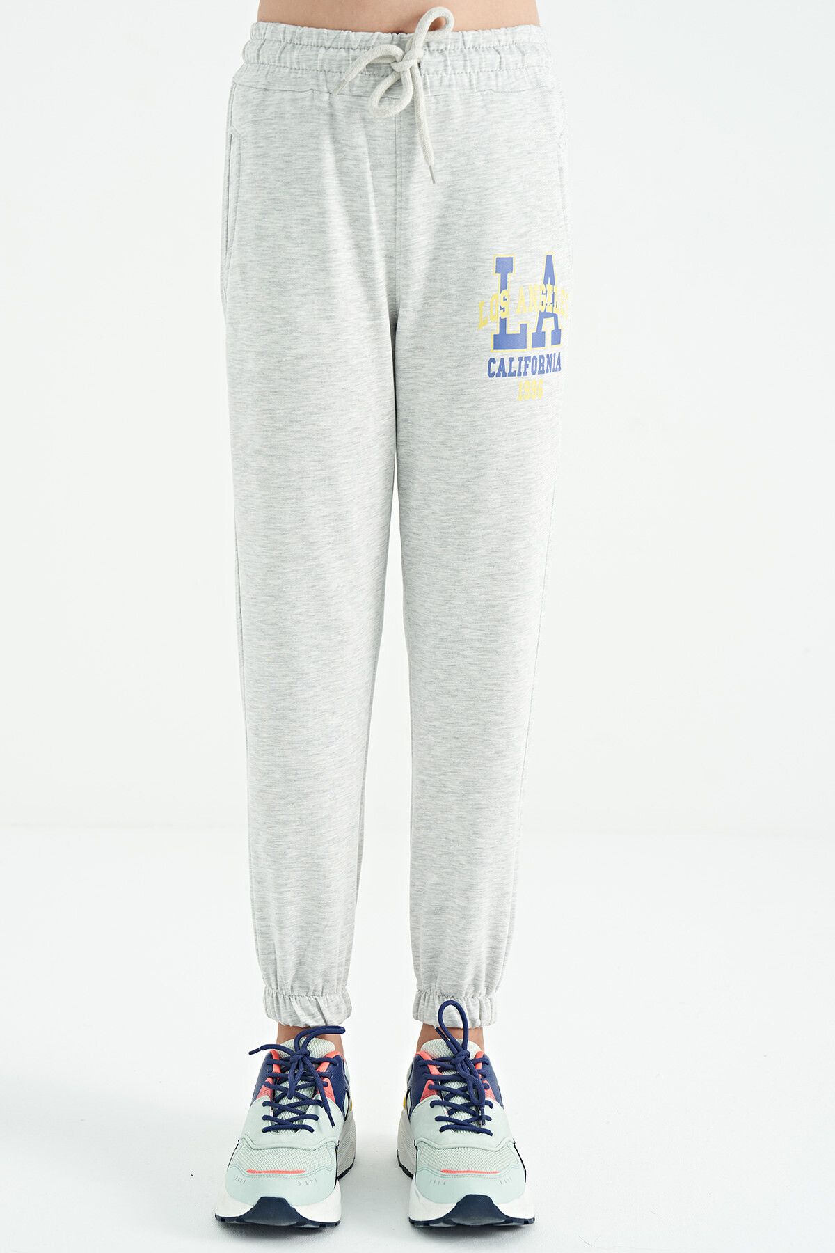 TOMMY LIFE-Snow Melange Text Embroidered Standard Pattern Jogger Girl's Tracksuit Bottom - 75120 1