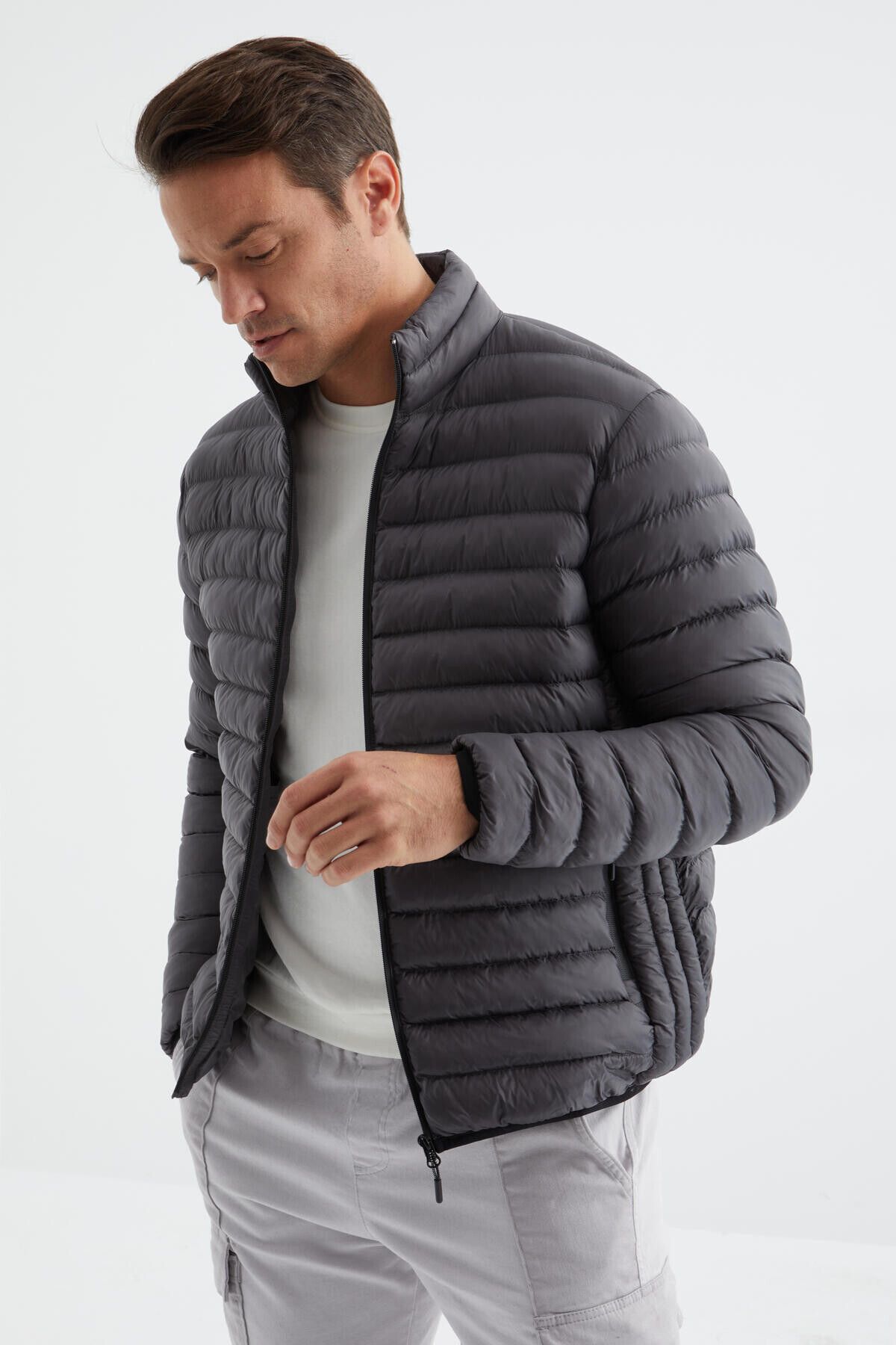 TOMMY LIFE-Anthracite Zippered Standard Mold Cold Resistant Men's Puffer Coat - 88166 3