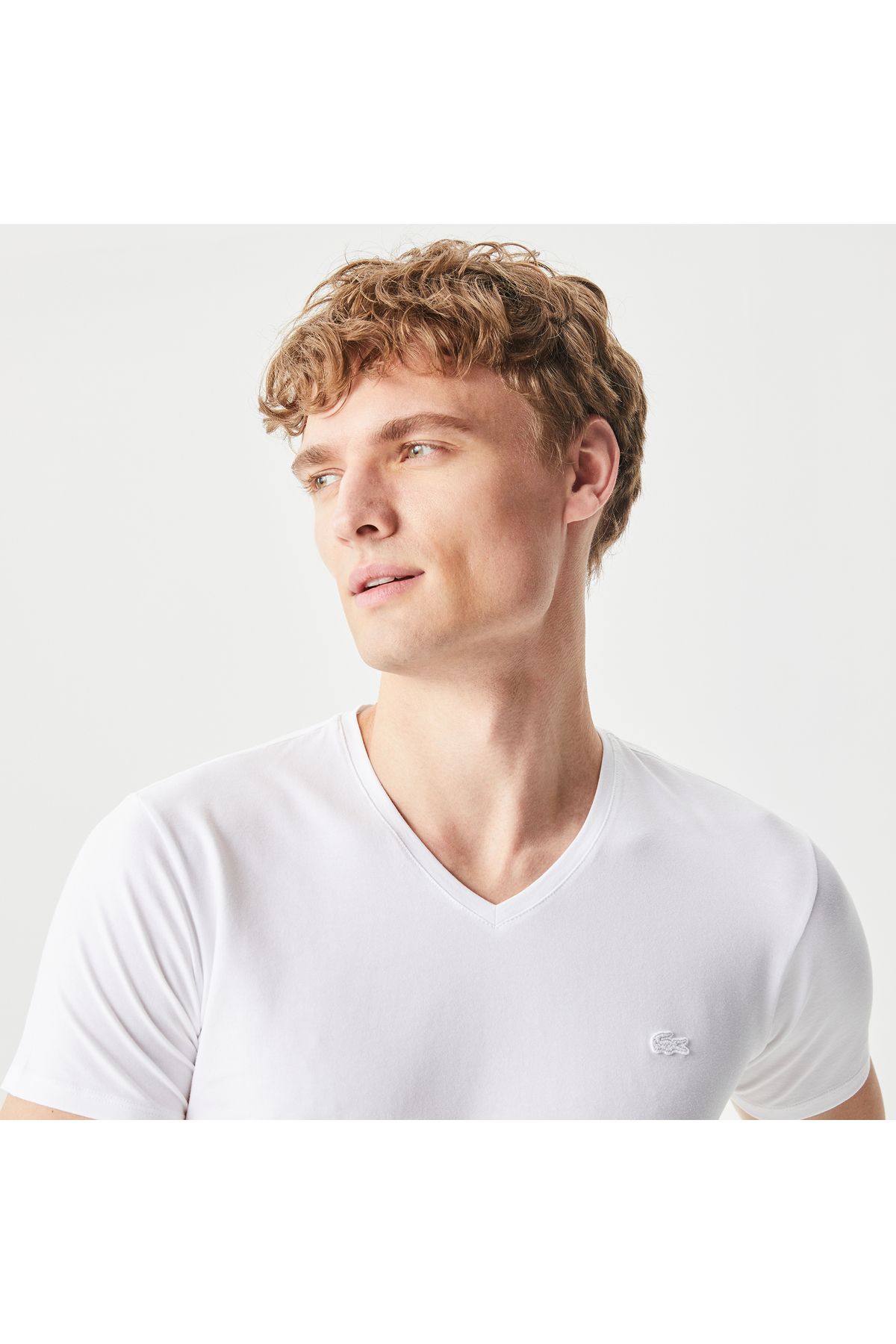 تی شرت سفید مردانه V گردن باریک Lacoste