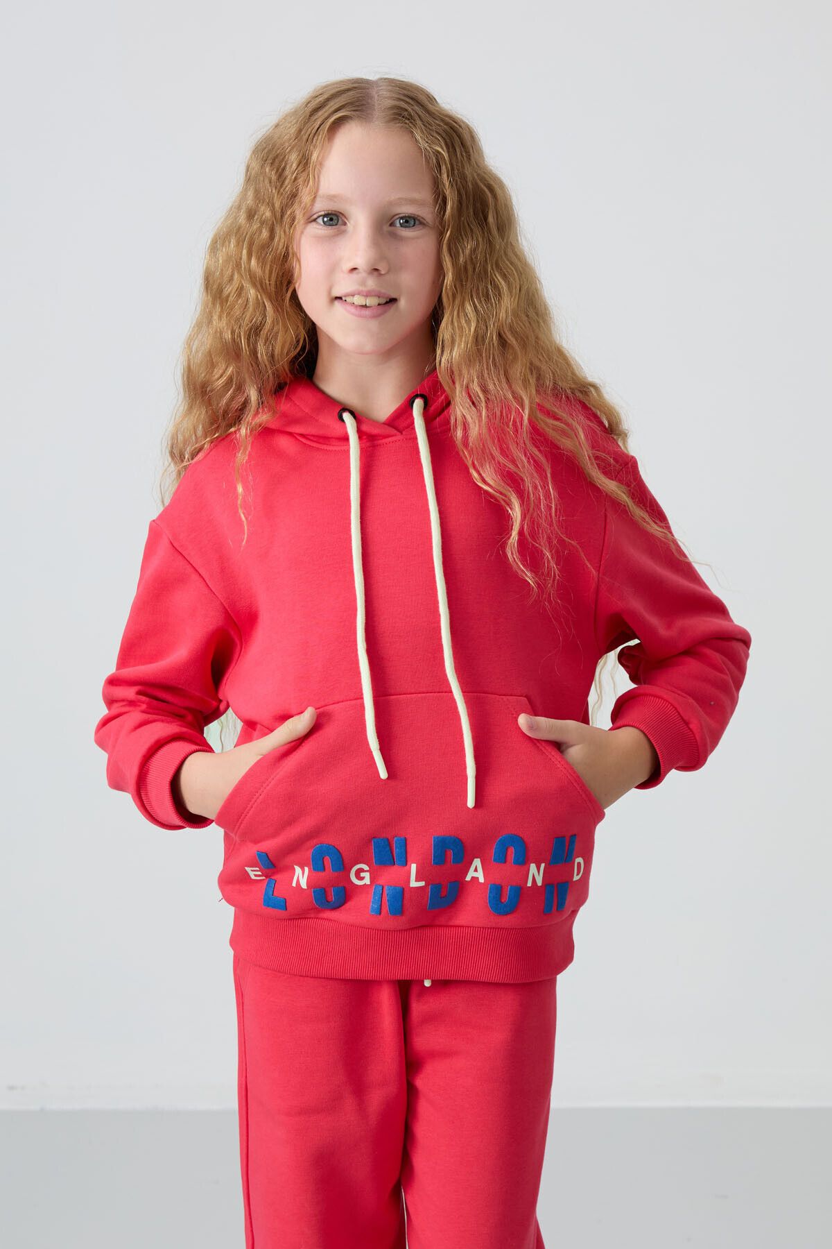 TOMMY LIFE-Set de trening din bumbac supradimensionat Viva Red - Pentru fete, cu pene și textura moale - 75147 3