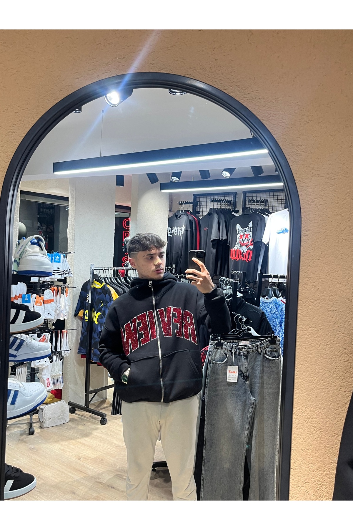 Crystall2m Review Red Zip Hoodie görsel 2