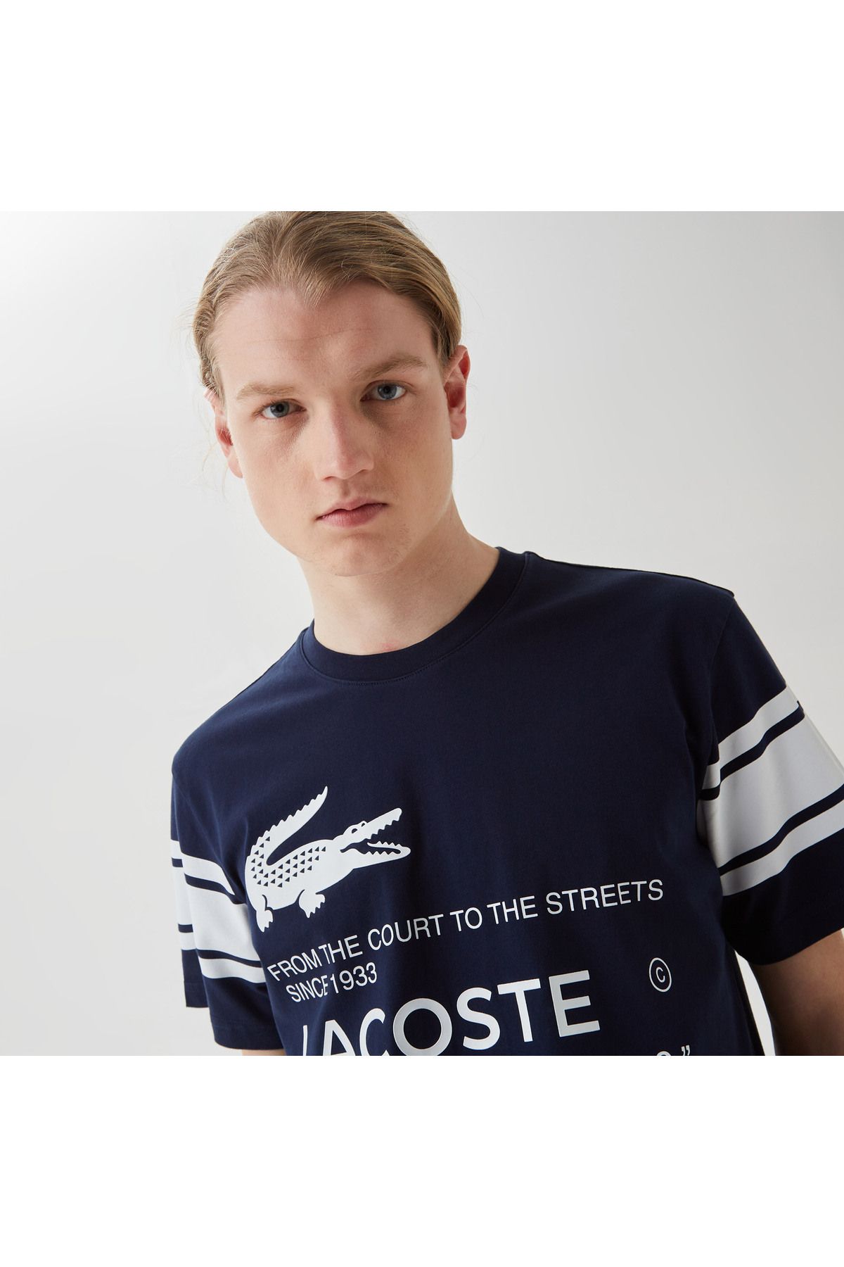 تی شرت آبی مردانه یقه دوچرخه تناسب مناسب طرح دار سرمه‌ای Lacoste