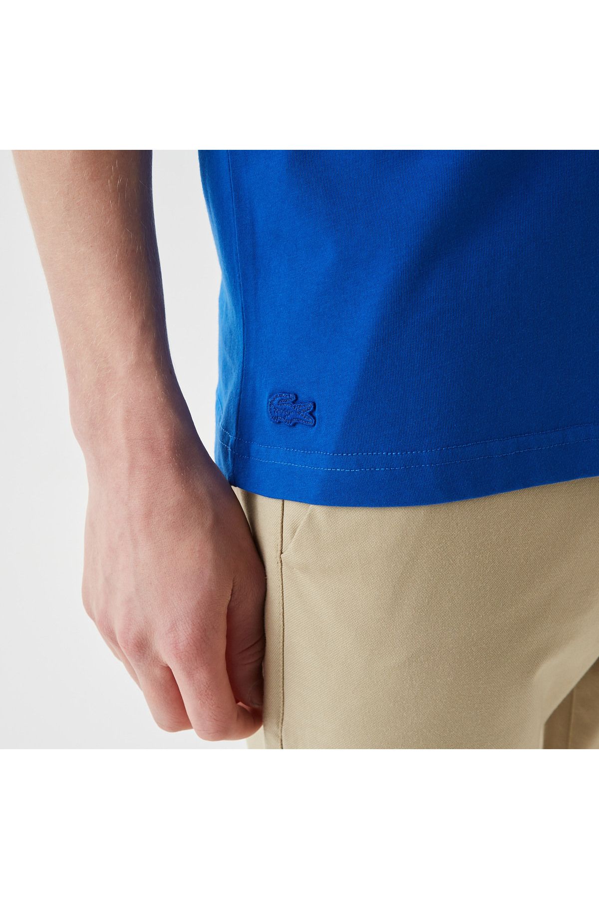 تی شرت آبی مردانه یقه دوچرخه تناسب آقایان طرح دار Lacoste