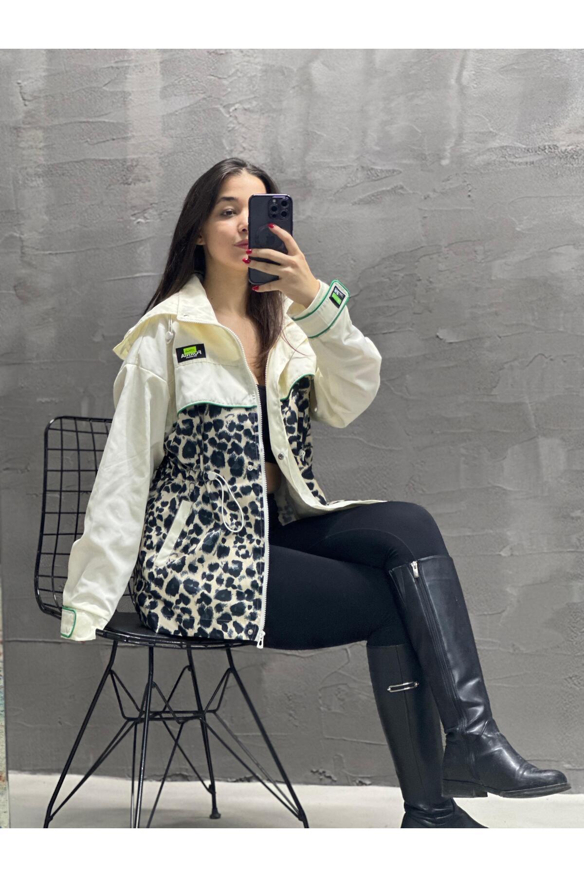 Yeys Leopar Desenli Yağmurluk Ceket görsel 5