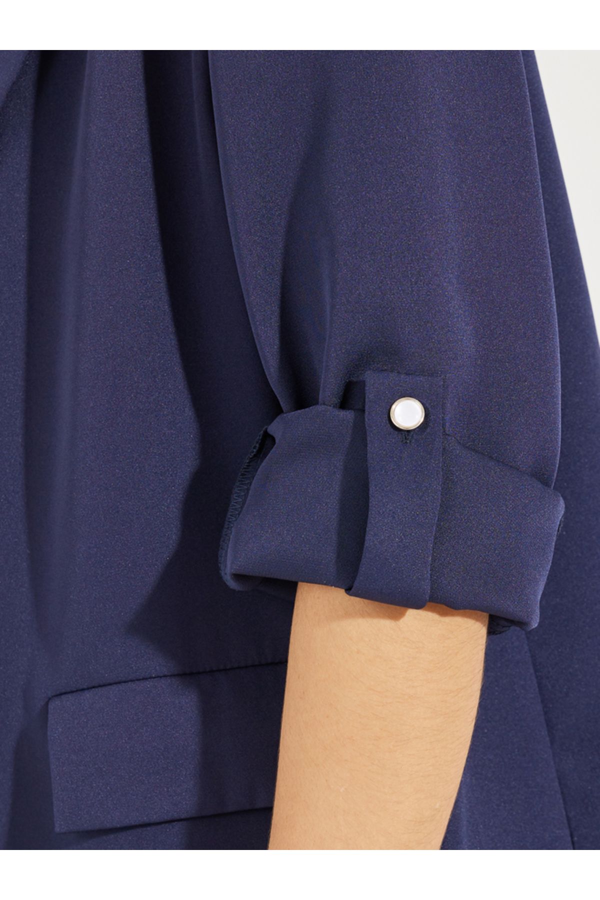 Styli-Regular Fit Longline Blazer with Roll-Up Sleeves 4