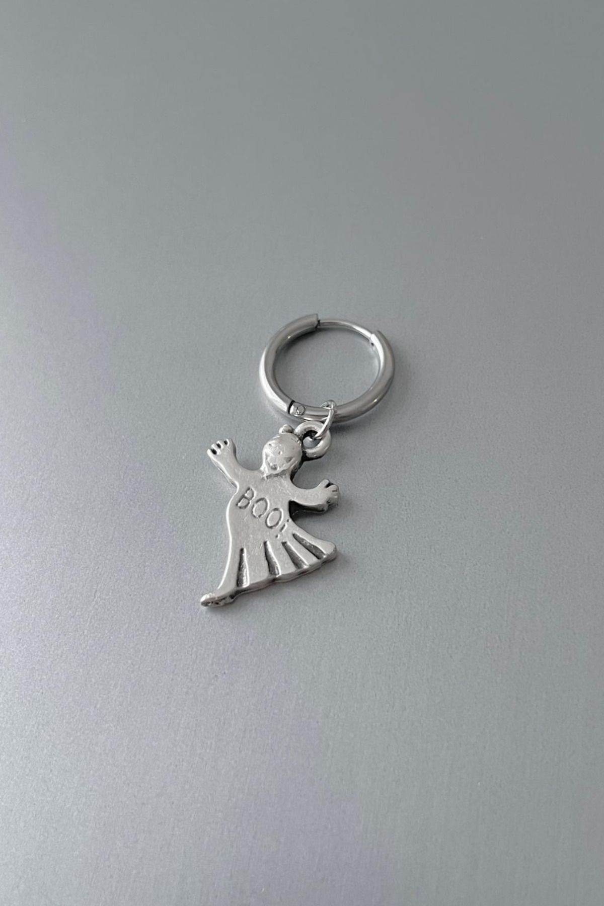 Jaida Moda-Unisex Silver Christmas Boo Ghost Figure Steel Hoop Earrings 2