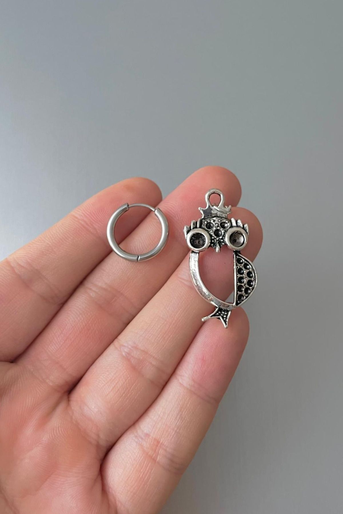 Jaida Moda-Unisex Silver Owl Figured Steel Hoop Earrings 3