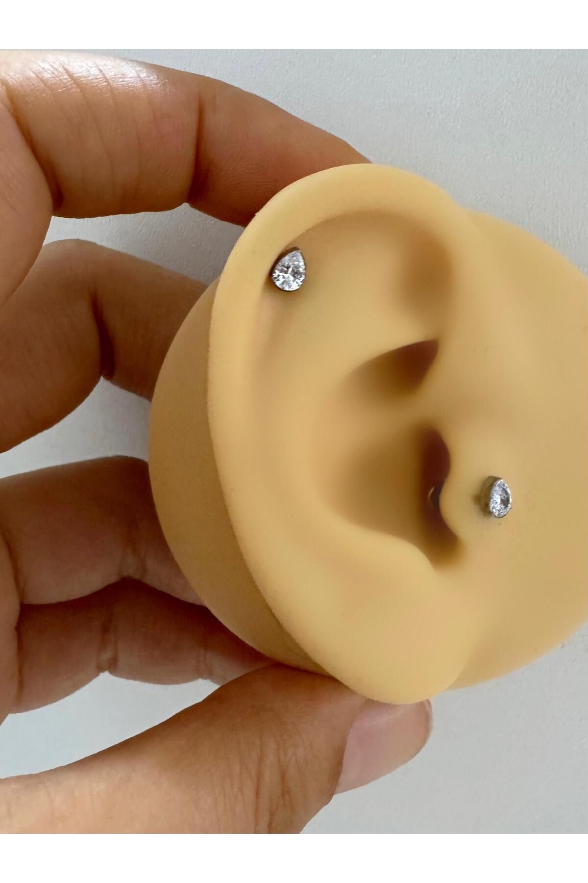 Arescollection-G23 Titanium Drop Zircon Stone Tragus Helix Conch Lobe Compatible Piercing 2