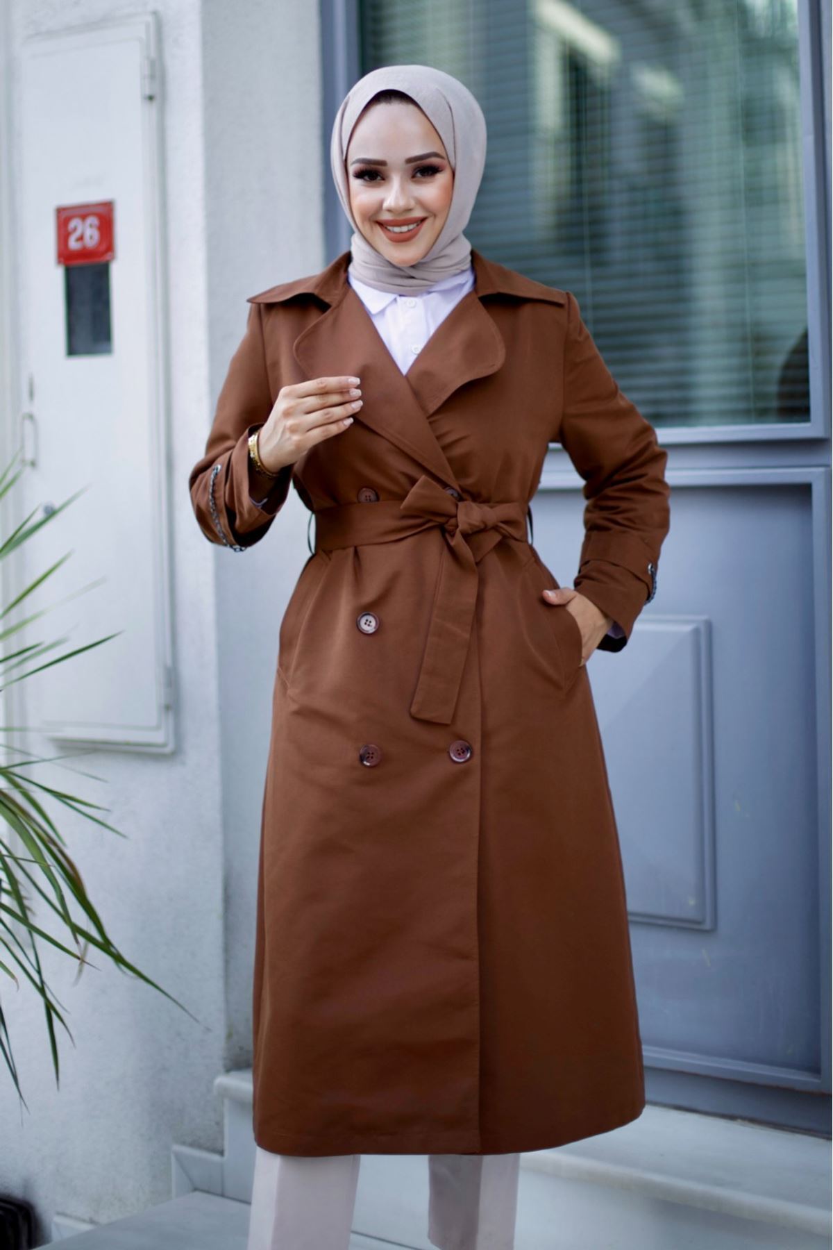 ALNİSS COLLECTİON-Belted Umay Trench with Chain Sleeves and Back Detail 6