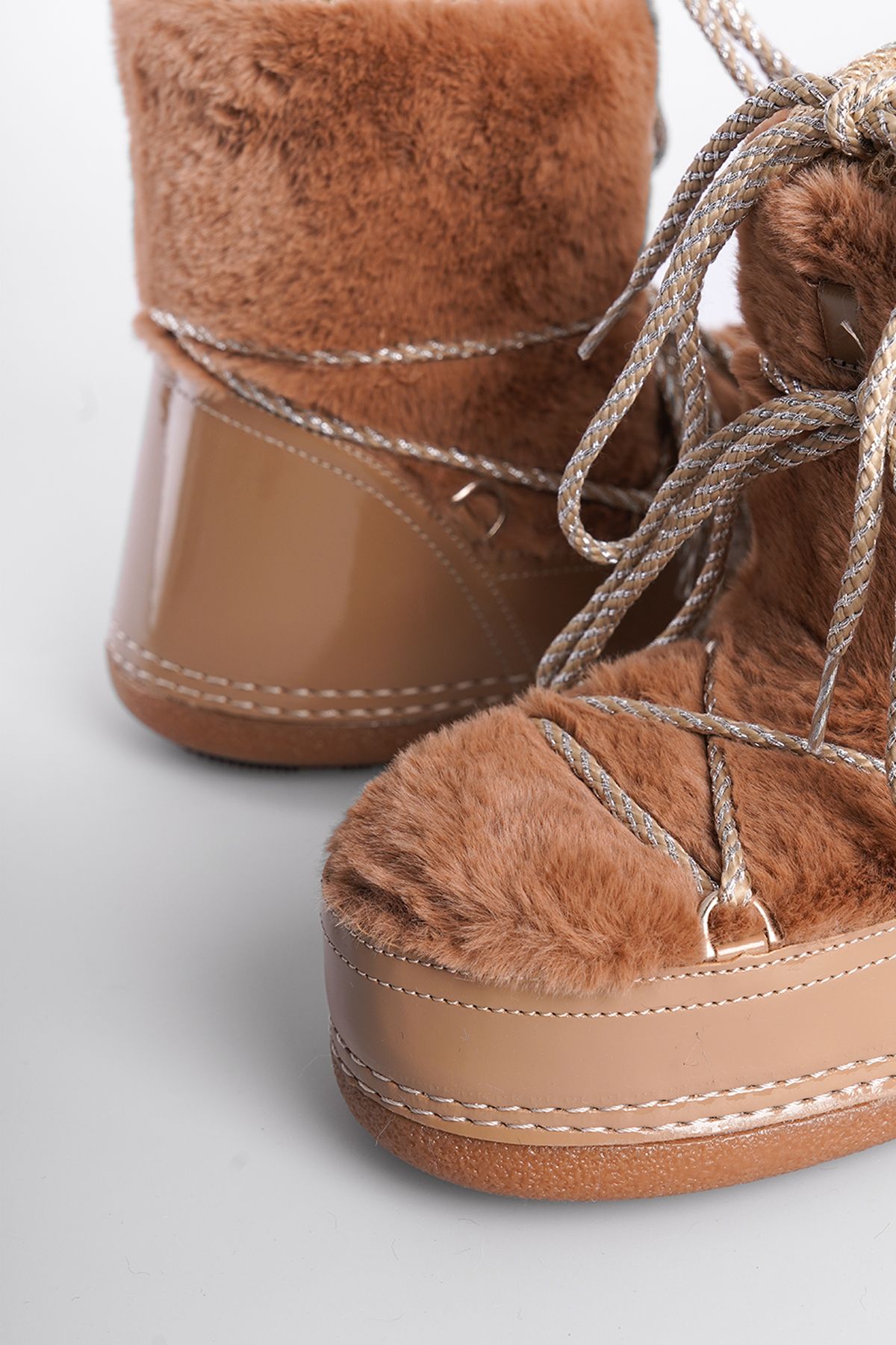Capone Outfitters-Damen-Schneestiefel mit runder Zehenpartie und dicker Sohle aus Fell 3
