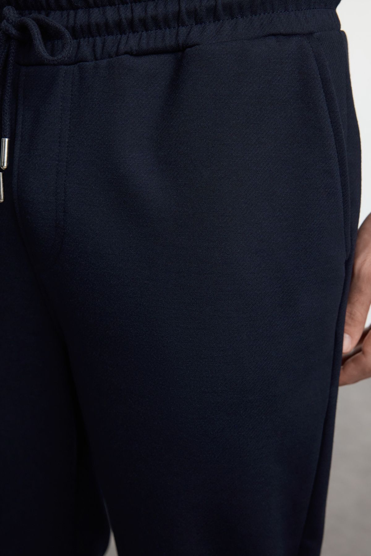 Trendyol Collection-Pantaloni de jogger cu textura albastru bleumarin deschis - Talie cu șireturi TMNSS24PL00027 7