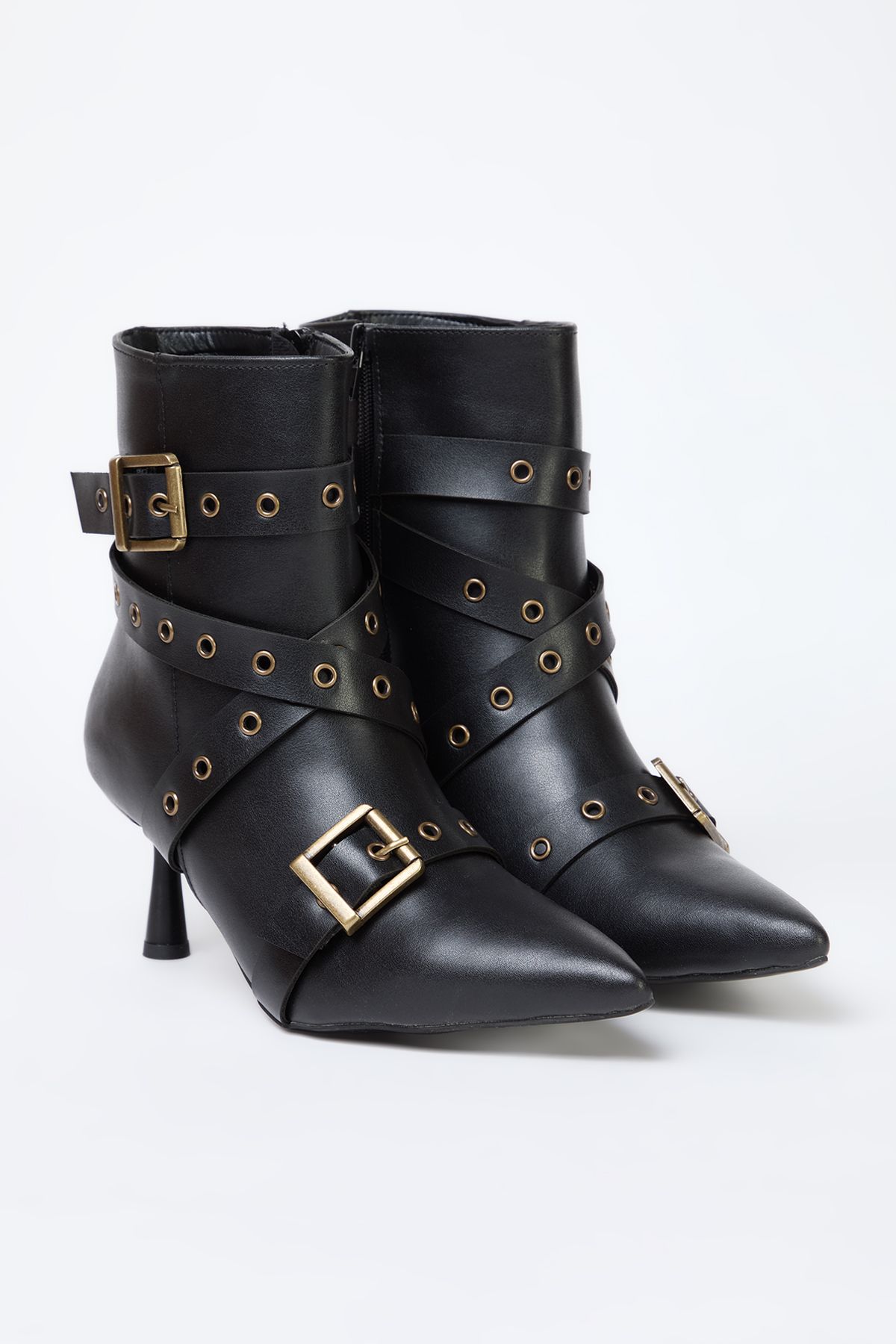 TRENDYOL SHOES-Cizme negre cu toc subțire pentru femei cu detaliu cu cataramă antică - TAKAW25BO00015 3