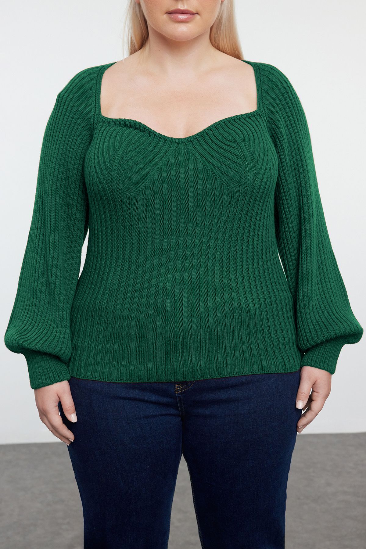 Trendyol Curve-Smaragdgrüner, gerippter Strickpullover mit Herzkragen TBBAW25AN00017 3