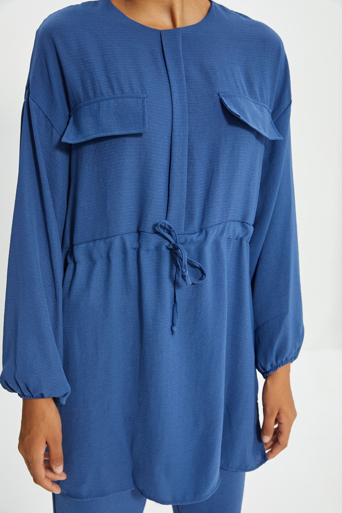 Trendyol Modest Mavi Beli Bağlamalı Cep Detaylı Aerobin Gömlek-Pantolon Takım TCTSS21AU0238 RN11139