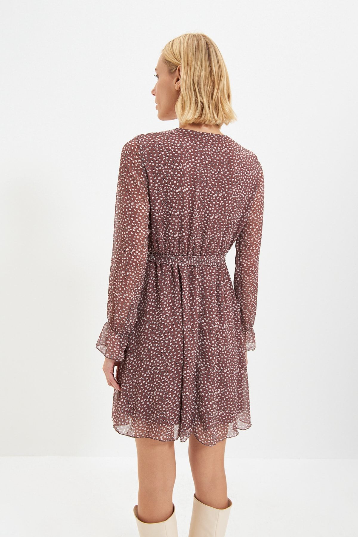 Trendyol Collection-Braunes zweireihiges Webkleid 5