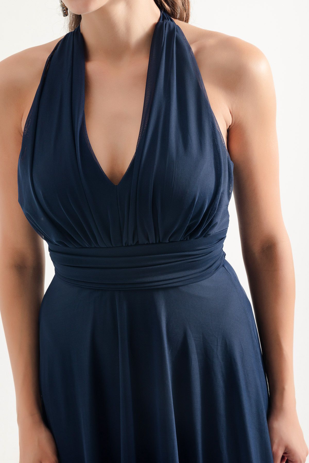 Lafaba-Marineblaues langes Abendkleid für Damen – Neckholder und rückenfrei 3