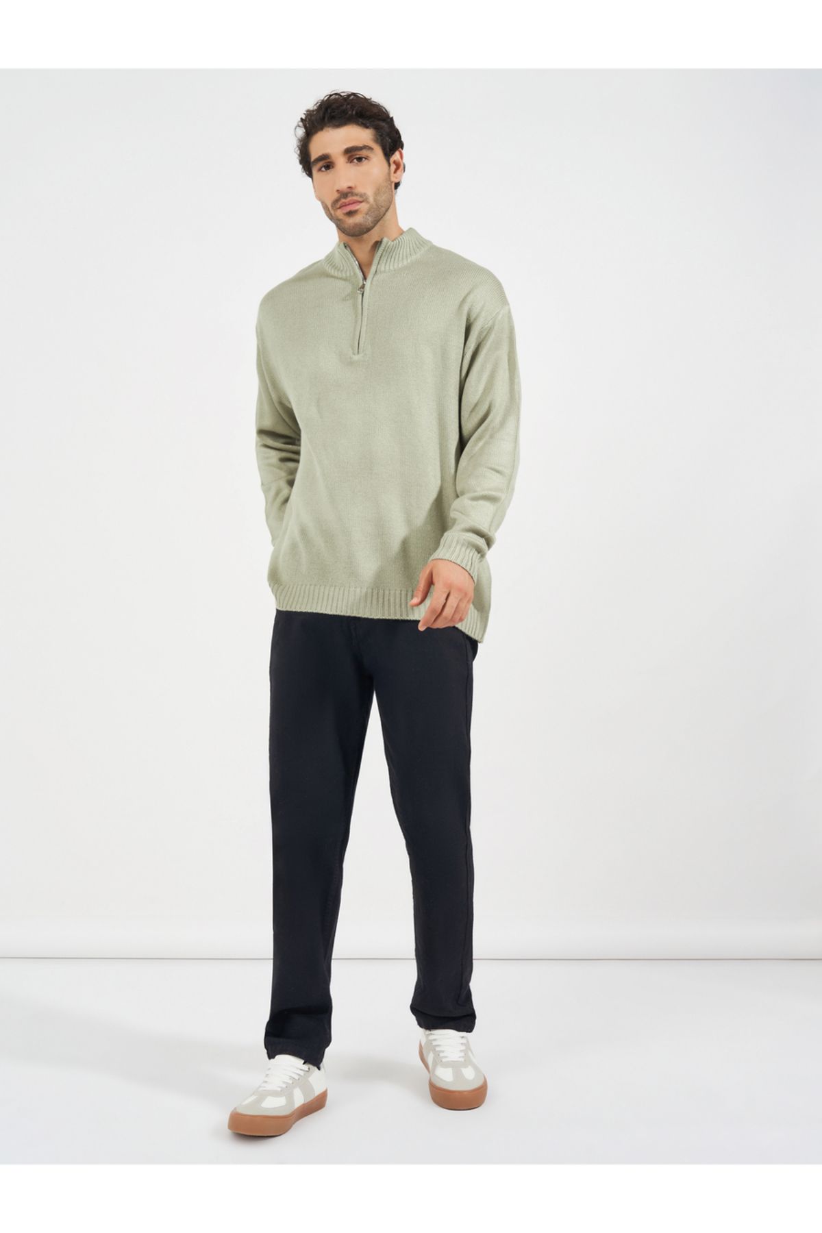 Styli-Relaxed Fit Quarter Zip Up Lightweight Sweater 2