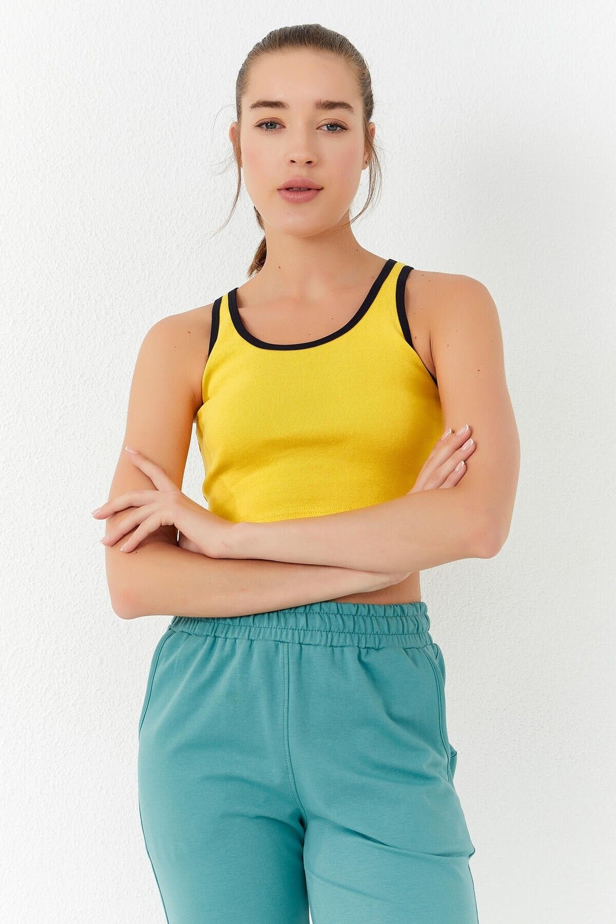 TOMMY LIFE-Yellow Basic Zero Sleeve Skinny Fit U Collar Women's Crop Top Undershirt - 97162 6