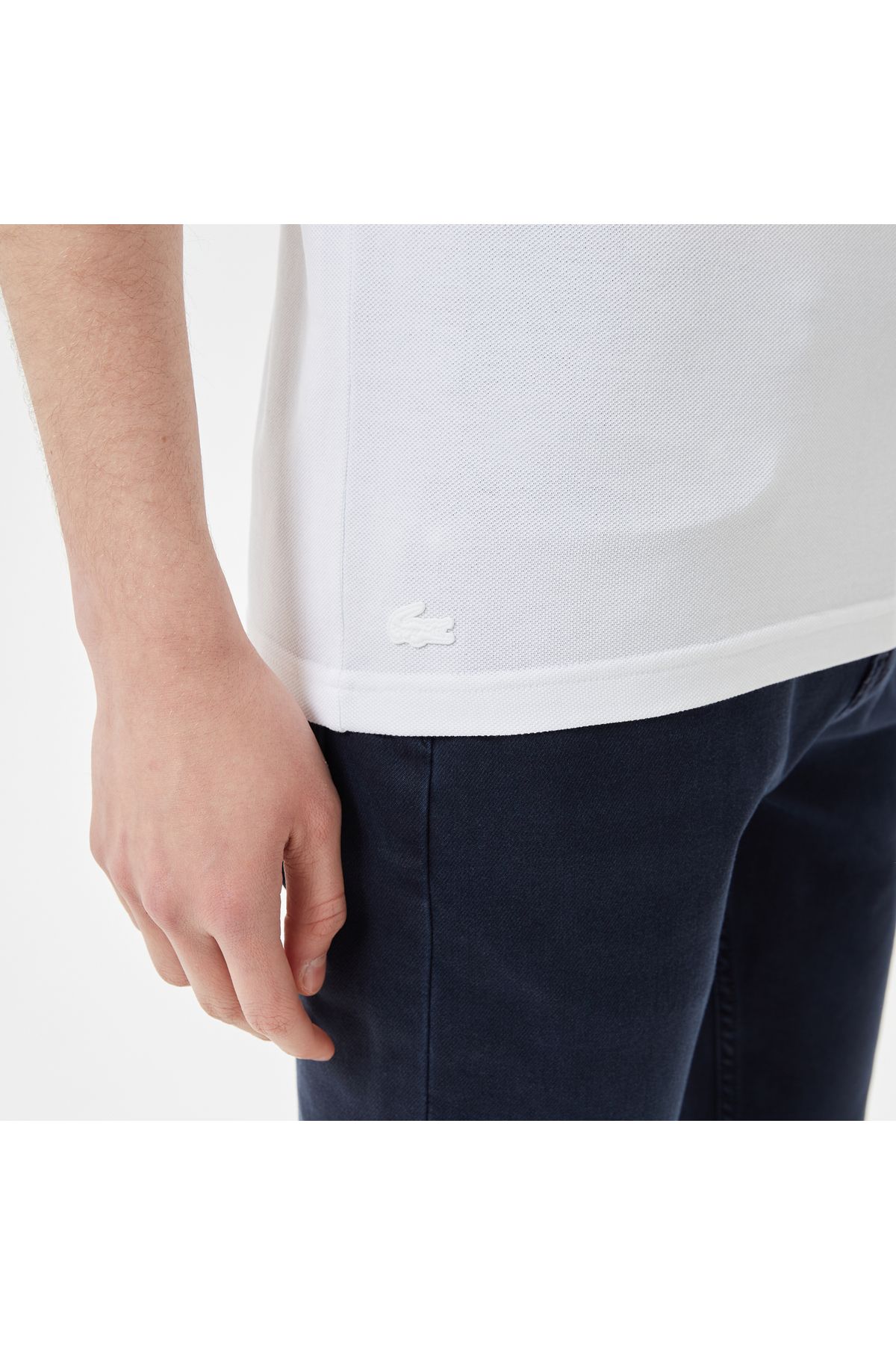 تی شرت یقه پولو آبی مردانه بلوک رنگی باریک چوگان Lacoste
