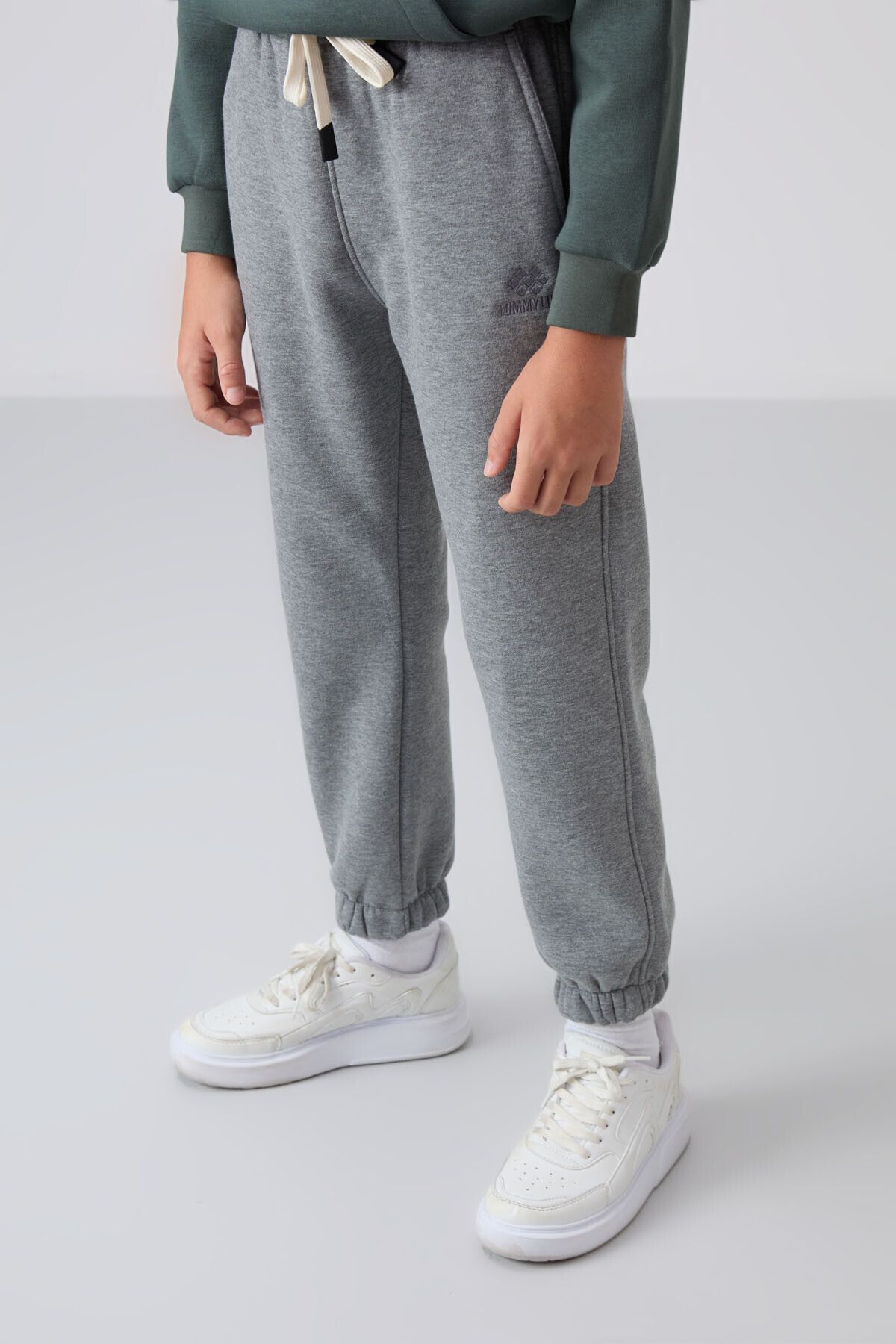 TOMMY LIFE-Boy's Gray Melange Cotton Sweatpants - Thick Feather Inside, Soft Texture - Printed - 11 1