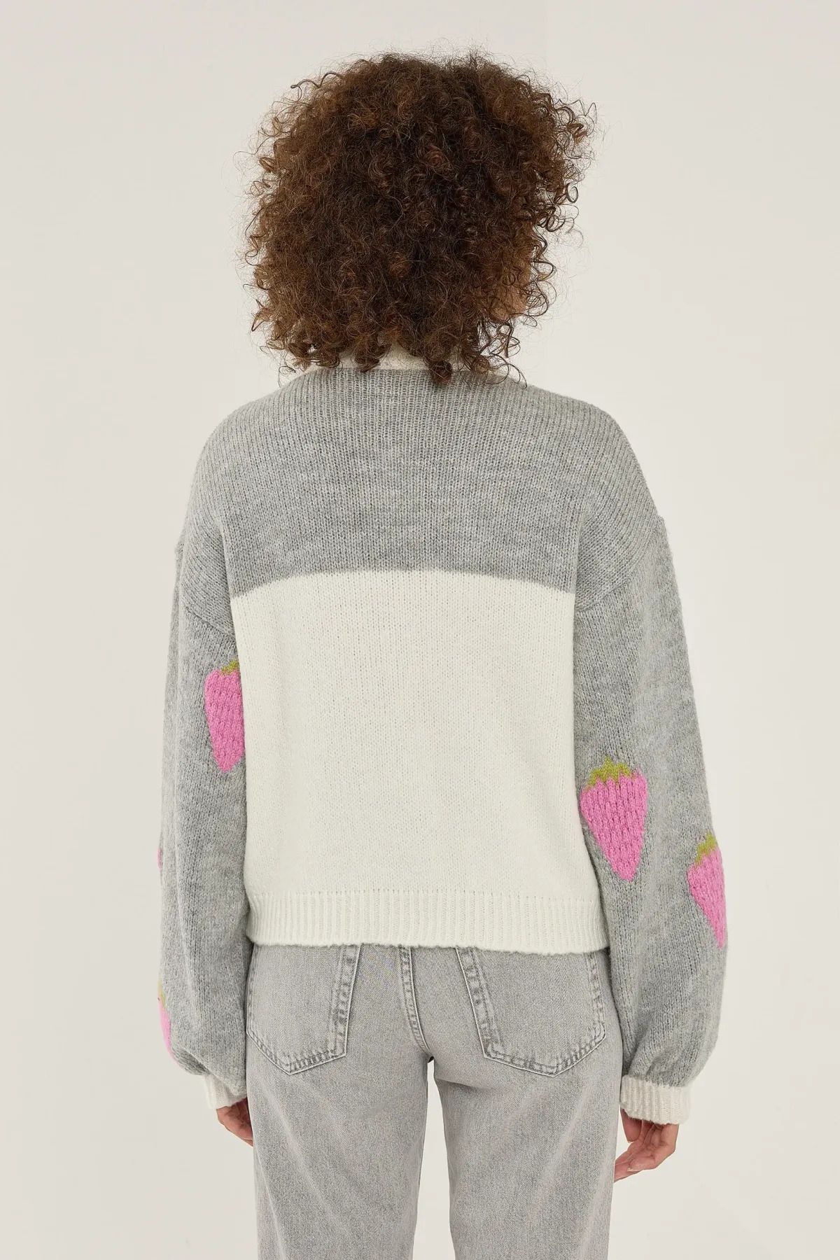 Hiccup-Oversized Strawberry Patterned Cardigan 4